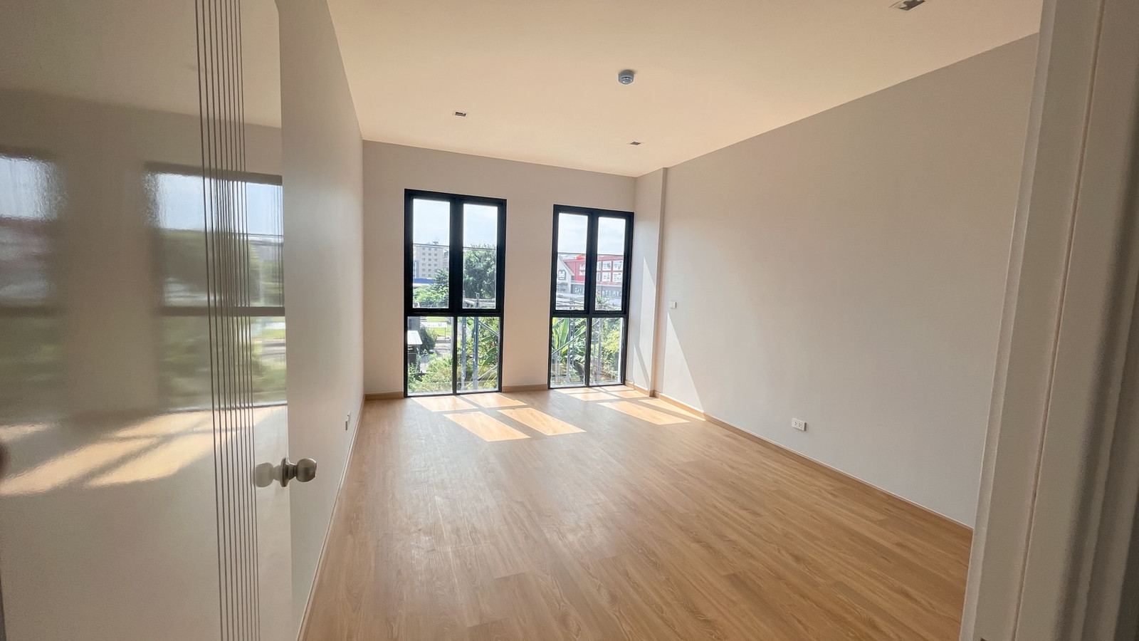 ขายบ้านโฮมออฟฟิศ 3 ชั้น หรูหราเหนือระดับ Primero พหลโยธิน 85 – รูปที่ 3