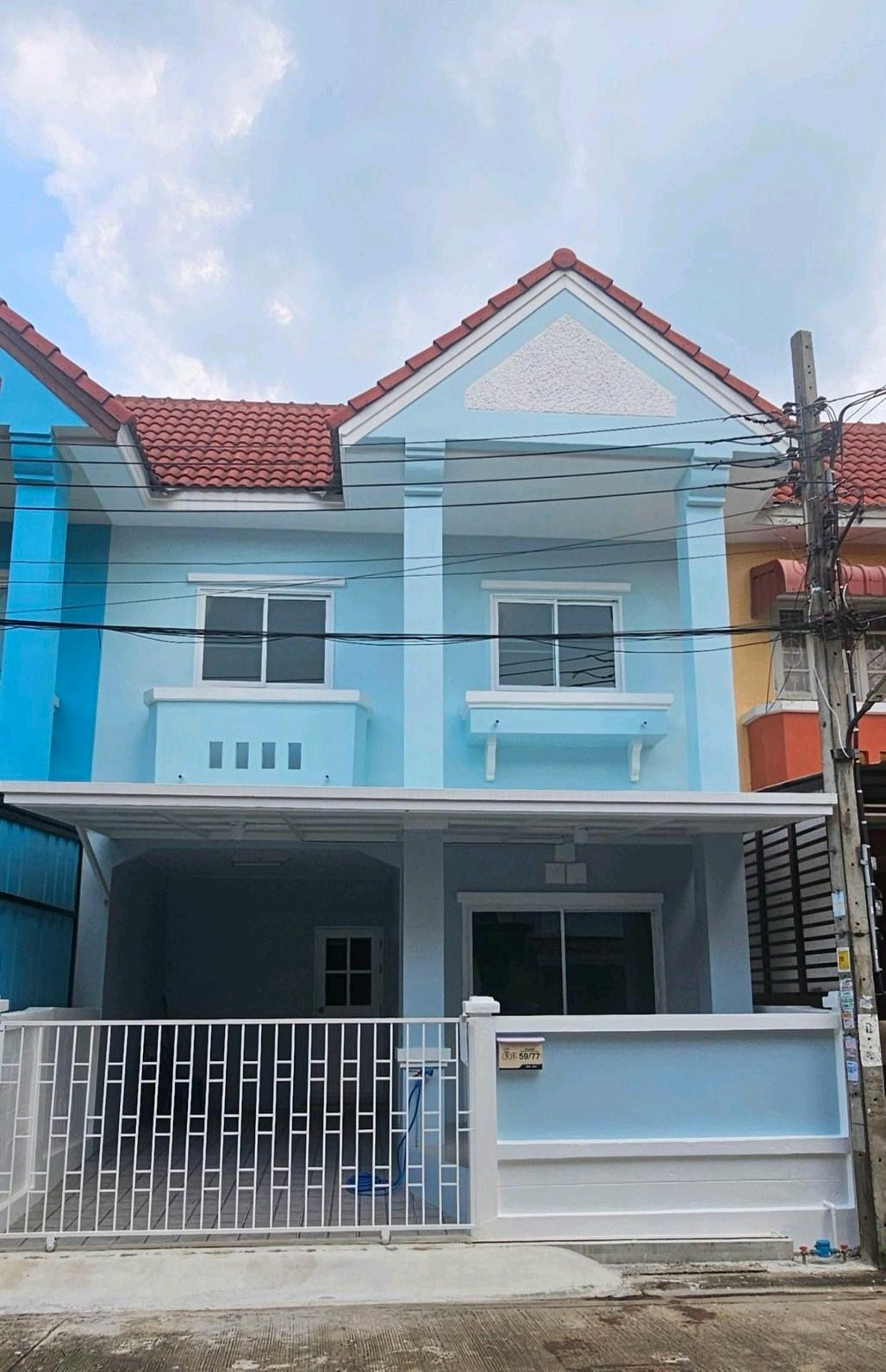 💥 ขายทาวน์เฮ้าส์ 2 ชั้น แต่งใหม่สวยพร้อมอยู่ ม.ลภาวัลย์ 12 (บางบัวทอง-ละหาร) สวย โล่ง โปร่ง สบาย หิ้วกระเป๋าเข้าอยู่ได้เลย! ! 