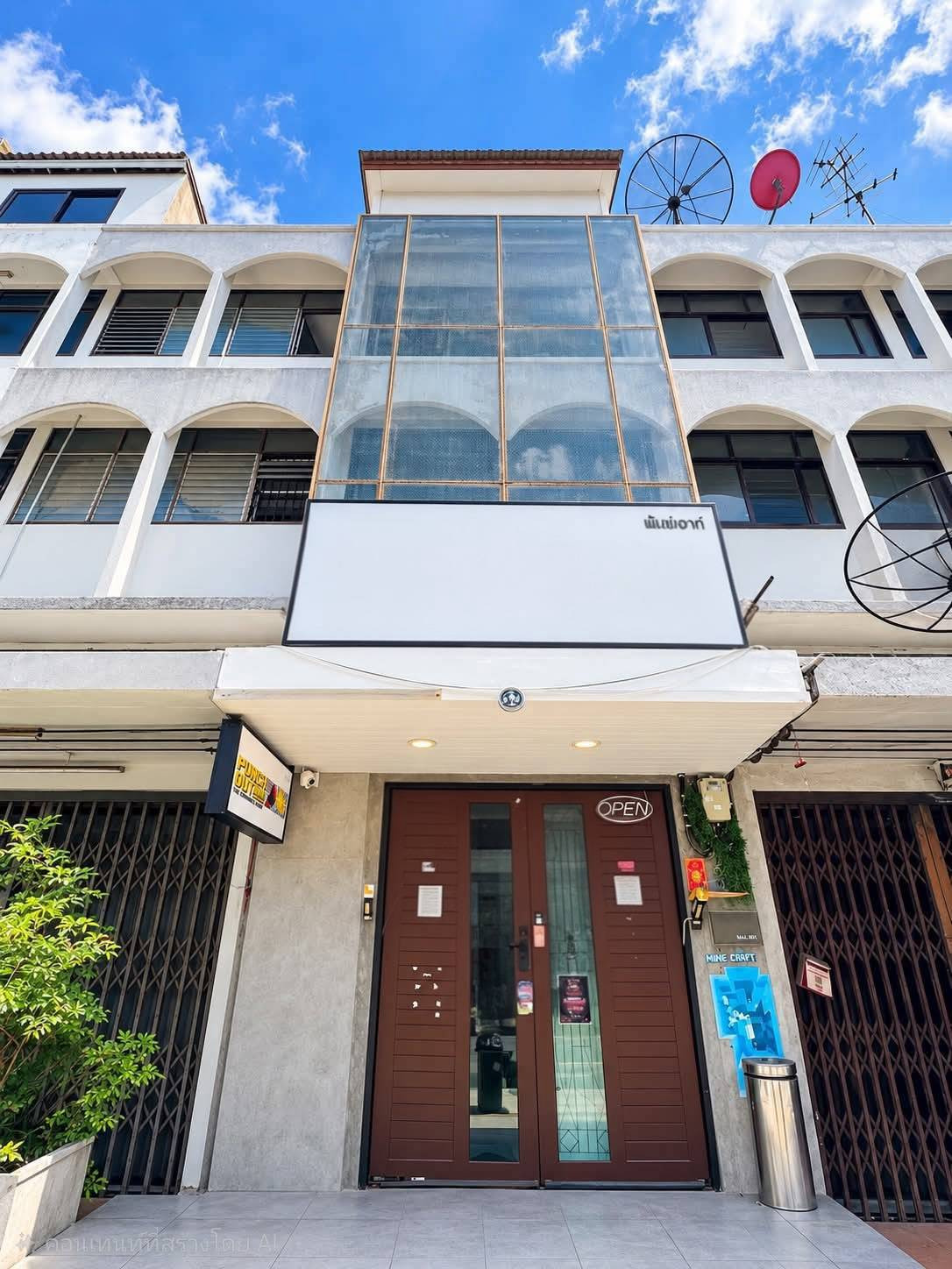 ตึกพาณิชย์ให้เช่า ตรงข้าม The Bangkok Horizon Condo  เหมาะทำร้าน Cafe / Restaurant / Massage / Spa / Beauty Salon / Nail Salon / Office / Studio / Clinic / Showroom หรือธุรกิจอื่น ๆ ตึกพาณิชย์ ซ.นราธิวาส 14 ใกล้ BTS ช่องนนทรี. ทำเลดี ใกล้สาทร เดินทางสะดวก