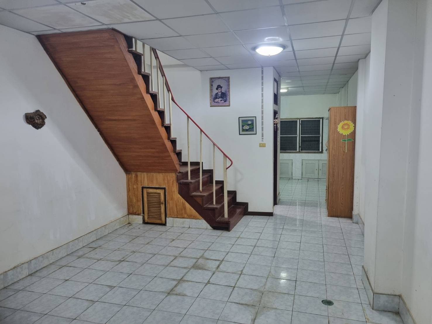 2-story townhouse for rent, Soi Ban Saeng Tawan, Wat Sai Subdistrict, Mueang Nakhon Sawan District.