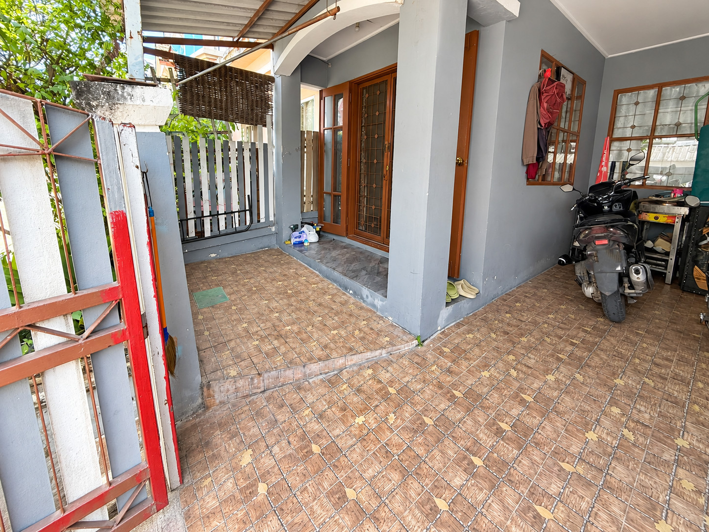 🏡 ทาวน์โฮม 2 ชั้น ราคาเบา ๆ เพียง 1.6 ล้านบาท เดินทางเชื่อมต่อรถไฟฟ้าสายสีชมพู สถานีตลาดมีนบุรีได้ – รูปที่ 2
