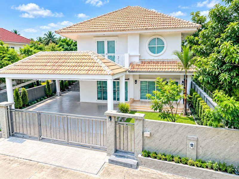Luxury Corner 2-story house for rent OnNut–Wongwaen Kanchanaphisek28–36 3bed 2bath 57sq.wa. plot wit