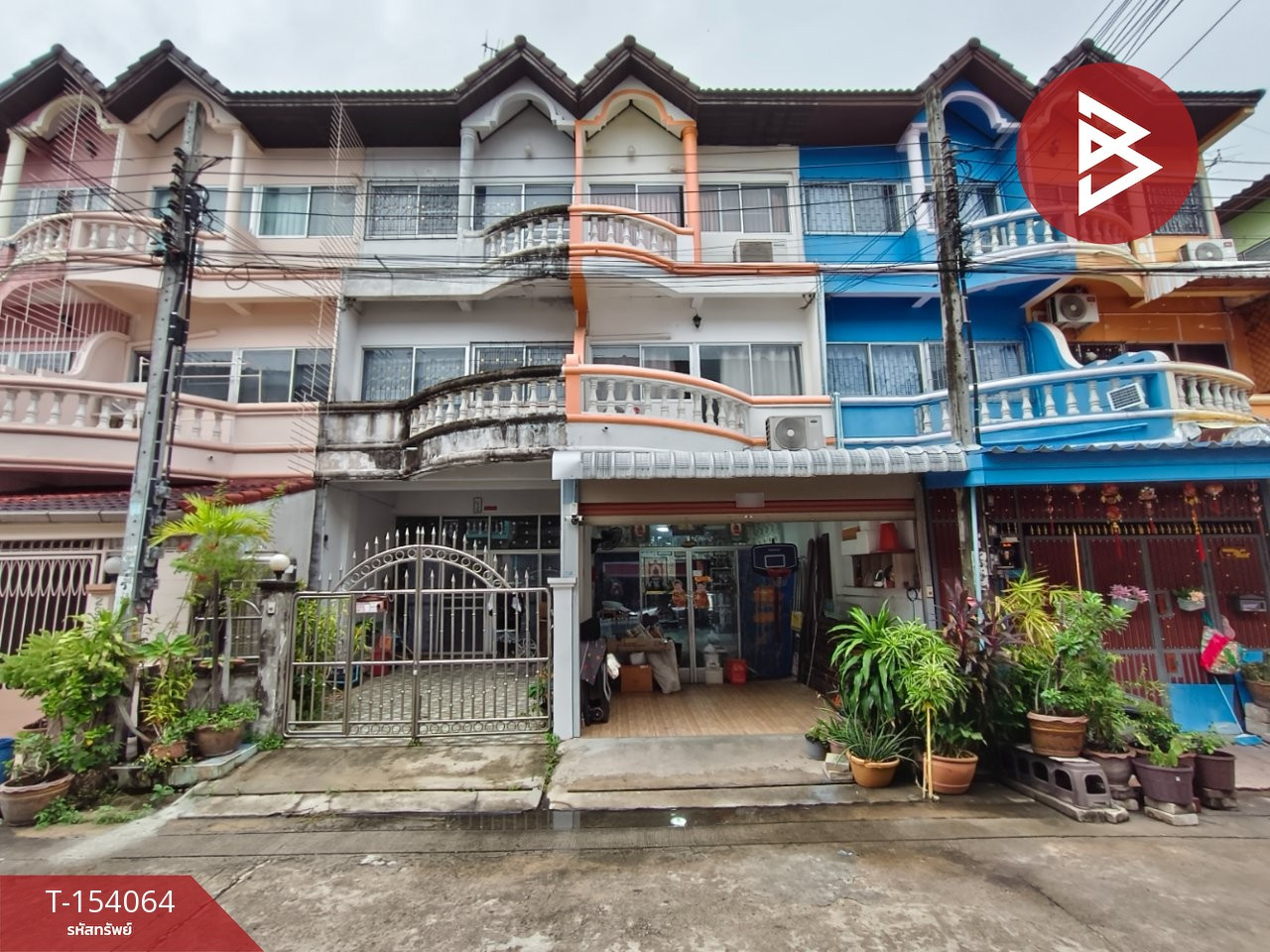 Townhouse for sale Suksawat Suan Thon Village, Pracha Uthit 33, Bangkok