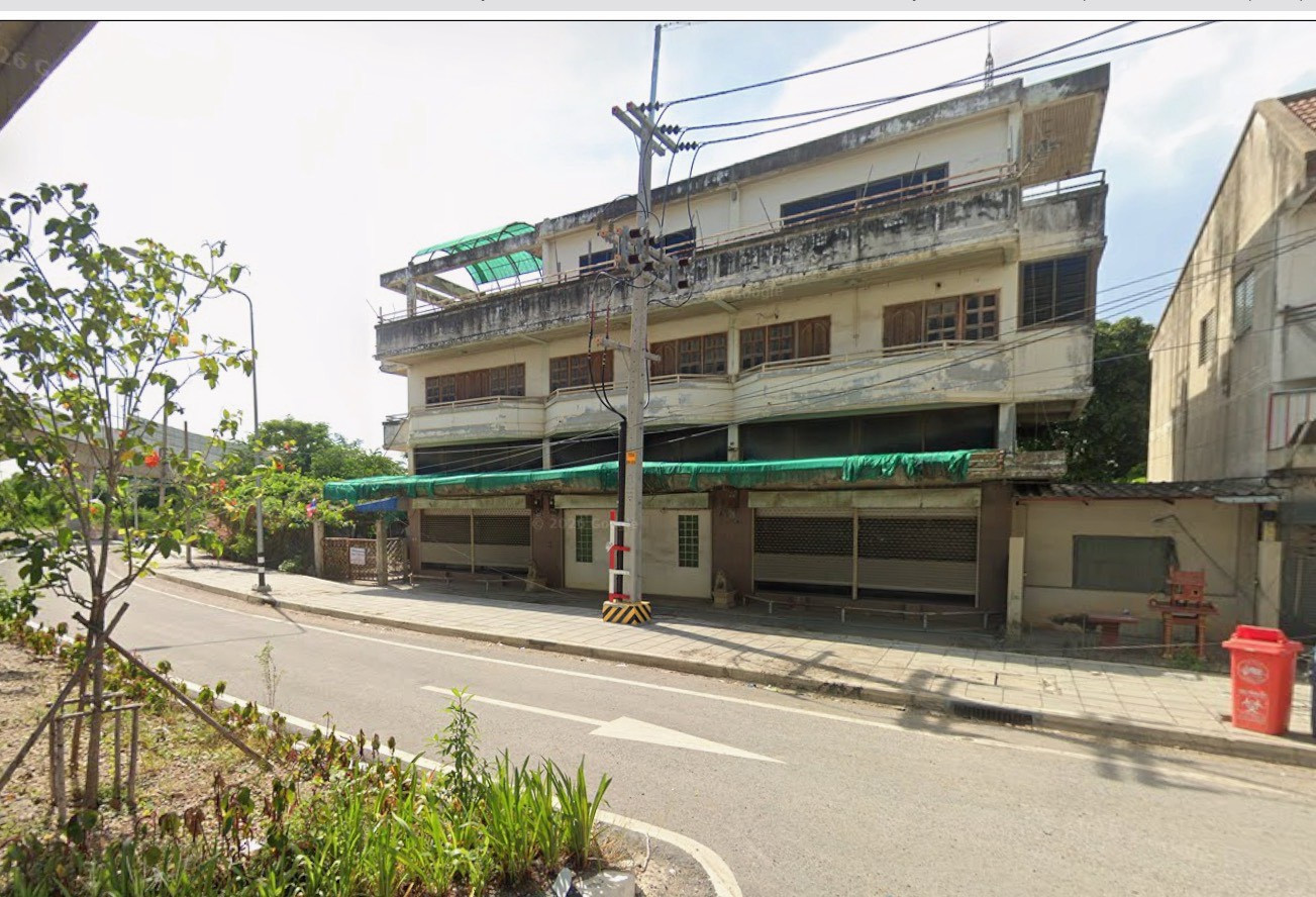 Urgent sale! Commercial building, 3 floors, 3 units (tee through) with land on 2 sides of the building, prime location in the heart of Kaeng Khoi. Saraburi! Urgent sale! Commercial building, 3 floors, 3 units (hit through) with land on 2 sides of the buil – รูปที่ 2