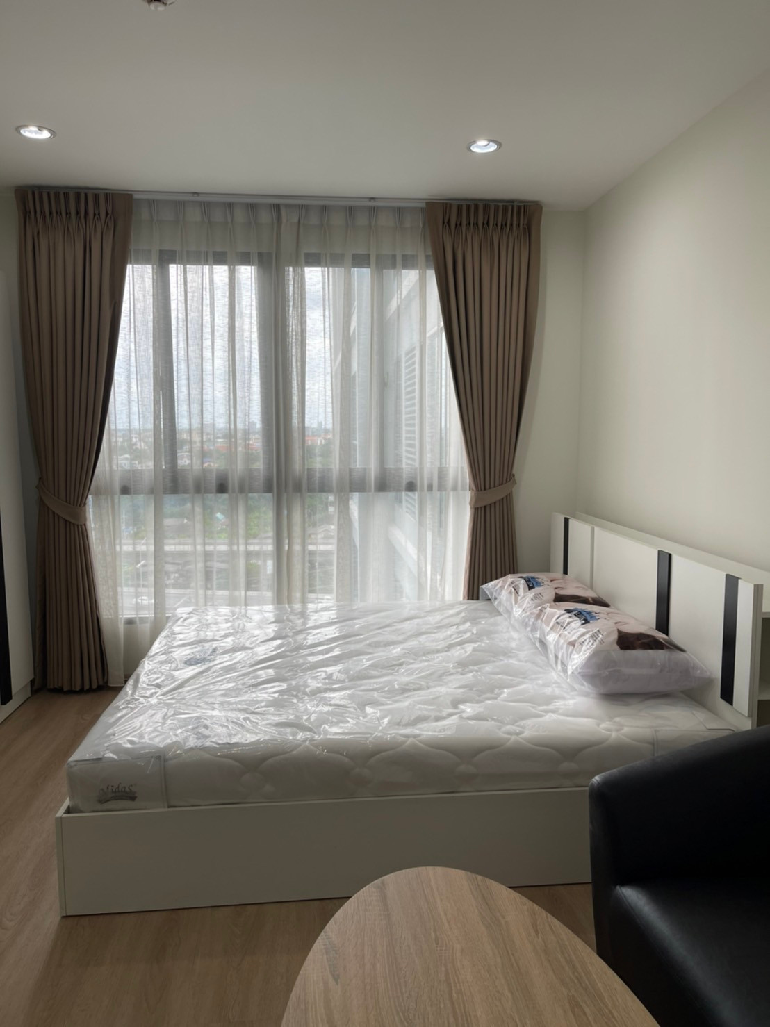 Condo for rent, Ideo Wutthakat, next to BTS Wutthakat, 110 meters, including furniture, only 8,500 baht. Condo for rent, Ideo Wutthakat, next to BTS Wutthakat, 110 meters, including furniture, only 8,500 baht.