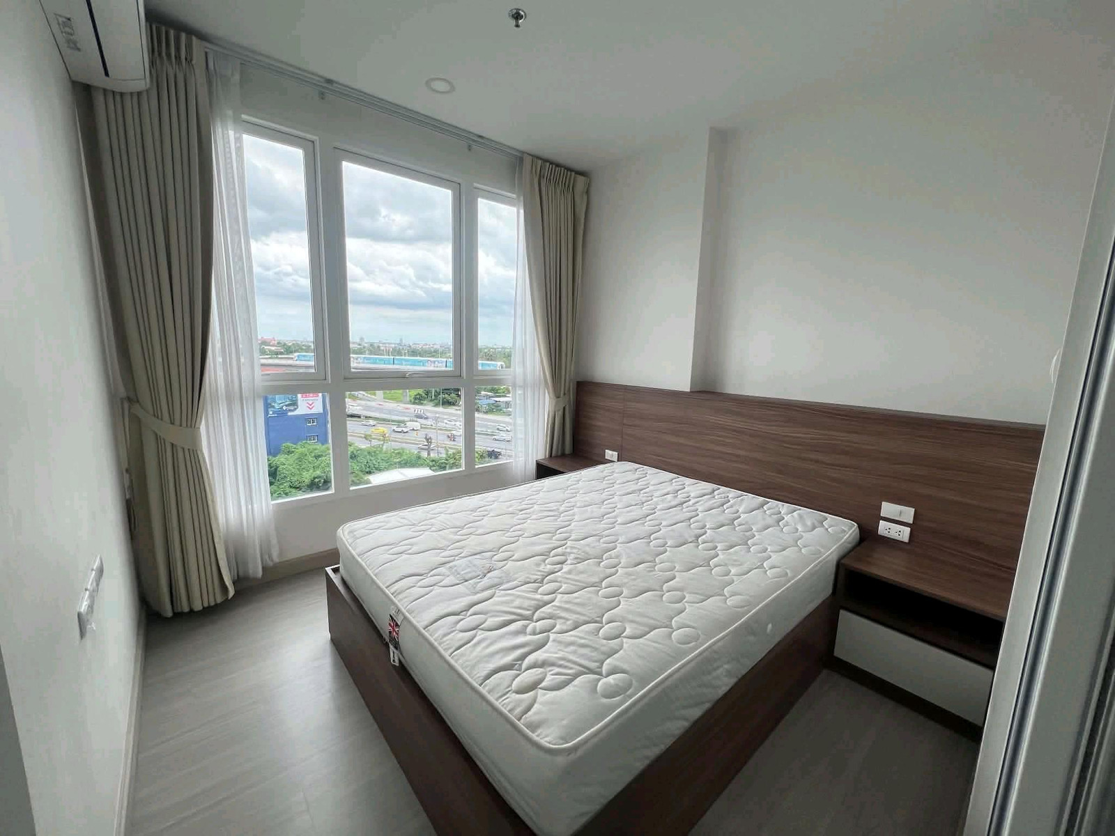 ให้เช่า Supalai Loft สาทร–ราชพฤกษ์ ฟรี WIFI – รูปที่ 2
