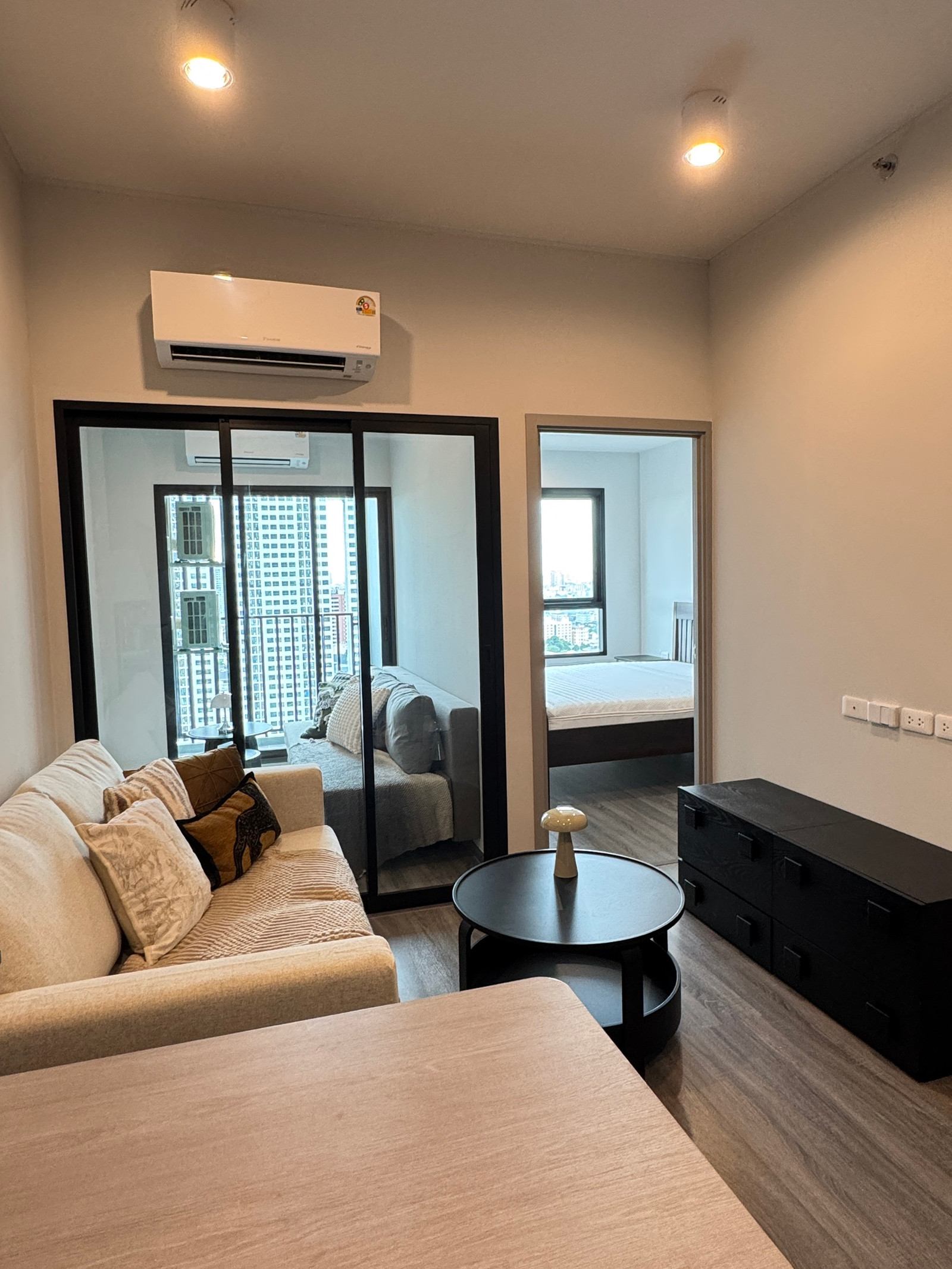 🏙️ 𝗙𝗼𝗿 𝗥𝗲𝗻𝘁 | 𝗜𝗗𝗘𝗢 𝗥𝗮𝗺𝗸𝗵𝗮𝗺𝗵𝗮𝗲𝗻𝗴 𝗟𝗮𝗺𝘀𝗮𝗹𝗶 𝗦𝘁𝗮𝘁𝗶𝗼𝗻 35 sq.m. 🛋️ เฟอร์นิเจอร์ครบ พร้อมเครื่องใช้ไฟฟ้า พร้อมเข้าอยู่ 🏡 🏙️ 𝗙𝗼𝗿 𝗥𝗲𝗻𝘁 | 𝗜𝗗𝗘𝗢 𝗥𝗮𝗺𝗸𝗵𝗮𝗺𝗵𝗮𝗲𝗻𝗴 𝗟𝗮𝗺𝘀𝗮𝗹𝗶 𝗦𝘁𝗮𝘁𝗶𝗼𝗻 35 sq.m. 🛋️ เฟอร์นิเจอร์ครบ พร้อมเครื่องใช้ไฟฟ้า พร้อมเข้าอยู่ 🏡
