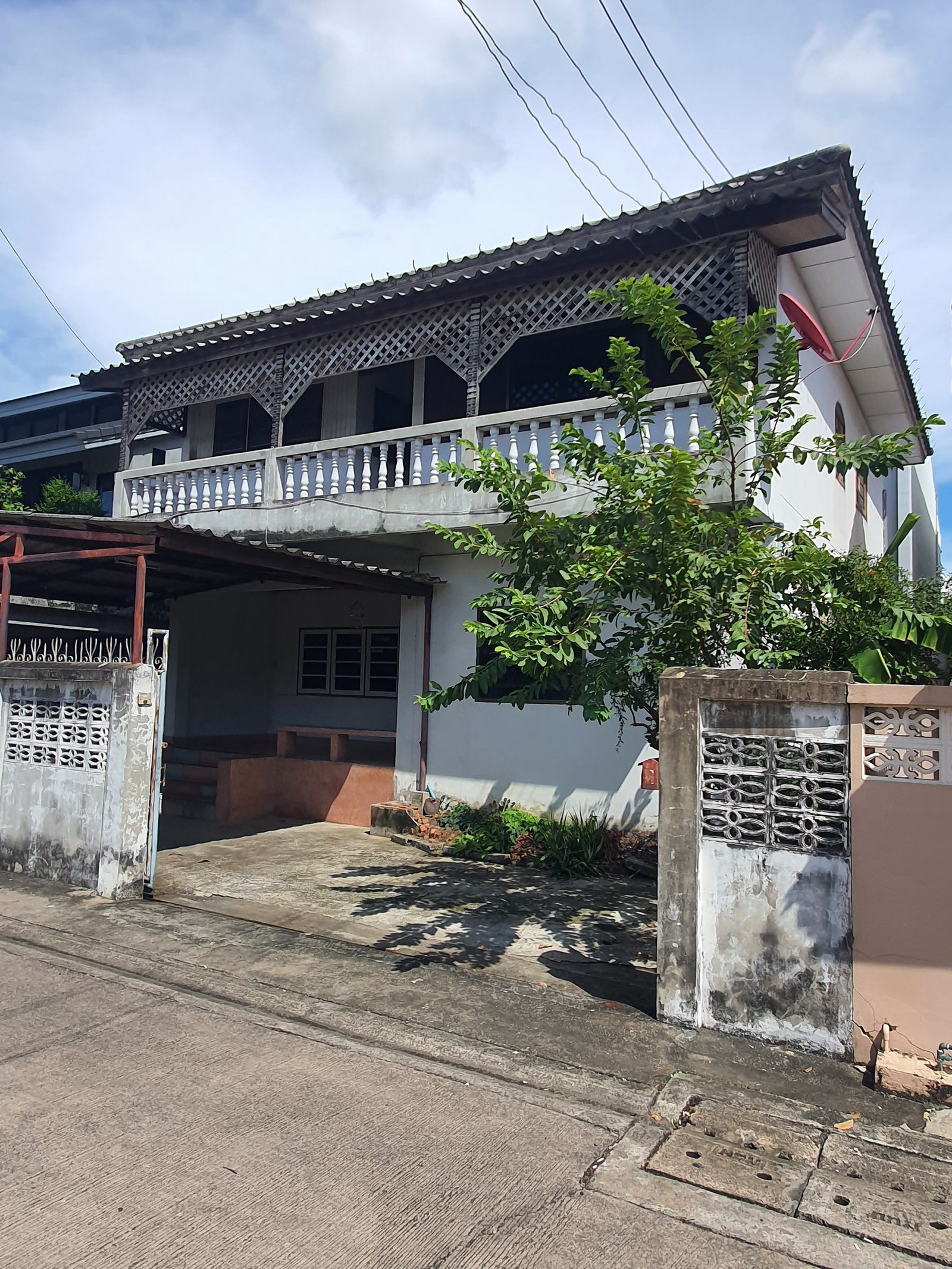 Single house for sale In Kheha Nakhon Village 3, Pattanakarn 50, special price 4.99 million baht.