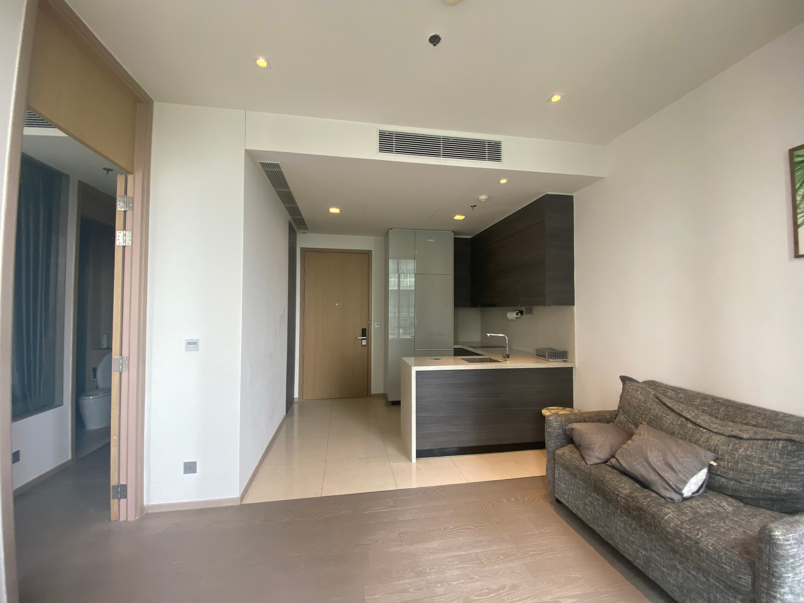 ✨ FOR RENT | 𝗧𝗛𝗘 𝗘𝗦𝗦𝗘 𝗔𝗦𝗢𝗞𝗘 🏙️📐 44 sqm📍 Prime Location in Asoke ✨ FOR RENT | 𝗧𝗛𝗘 𝗘𝗦𝗦𝗘 𝗔𝗦𝗢𝗞𝗘 🏙️📐 44 sqm📍 Prime Location in Asoke
