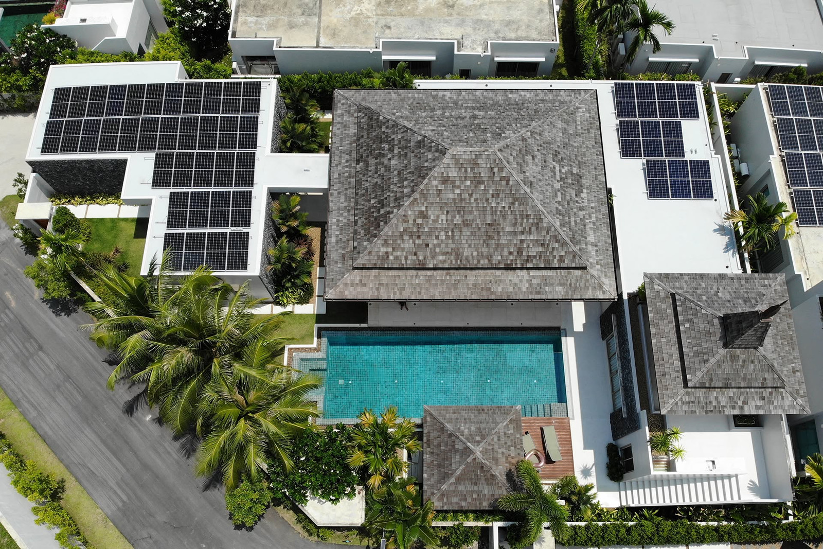 🏝️ Special opportunity! Own a luxury villa with 5 bedrooms, resort style 🌊✨