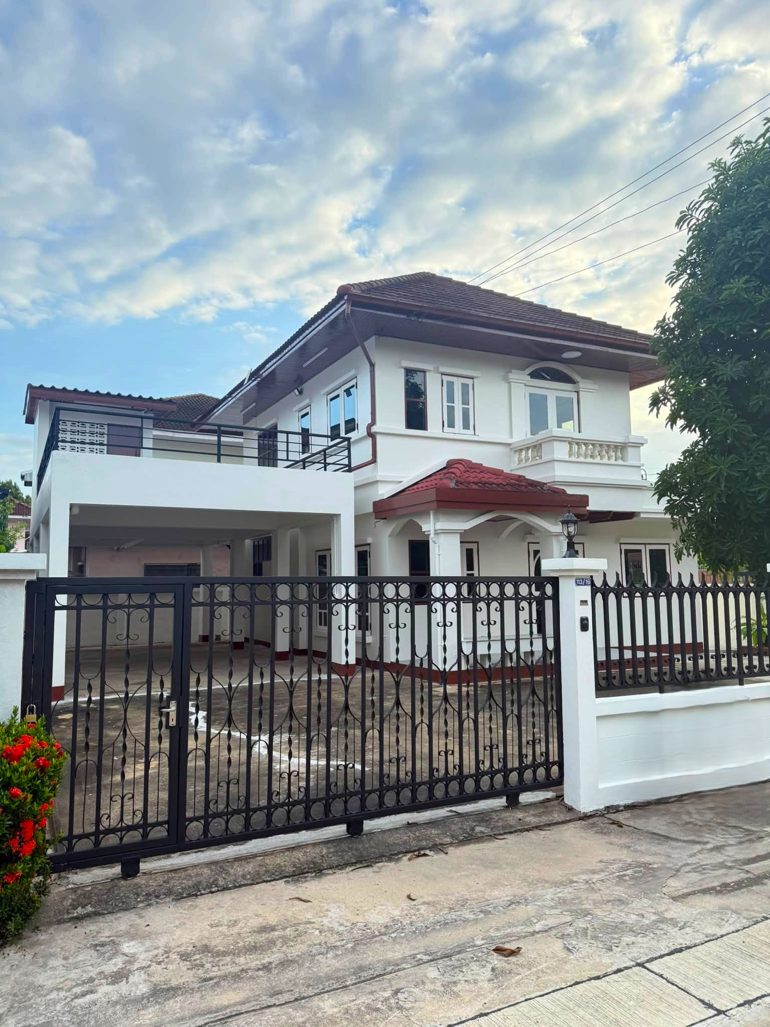 บ้านเดี่ยว 74 ตร.ว จดบริษัทได้ ถนนเทิดราชัน ใกล้สนามบิน ใกล้ ม.รังสิต 