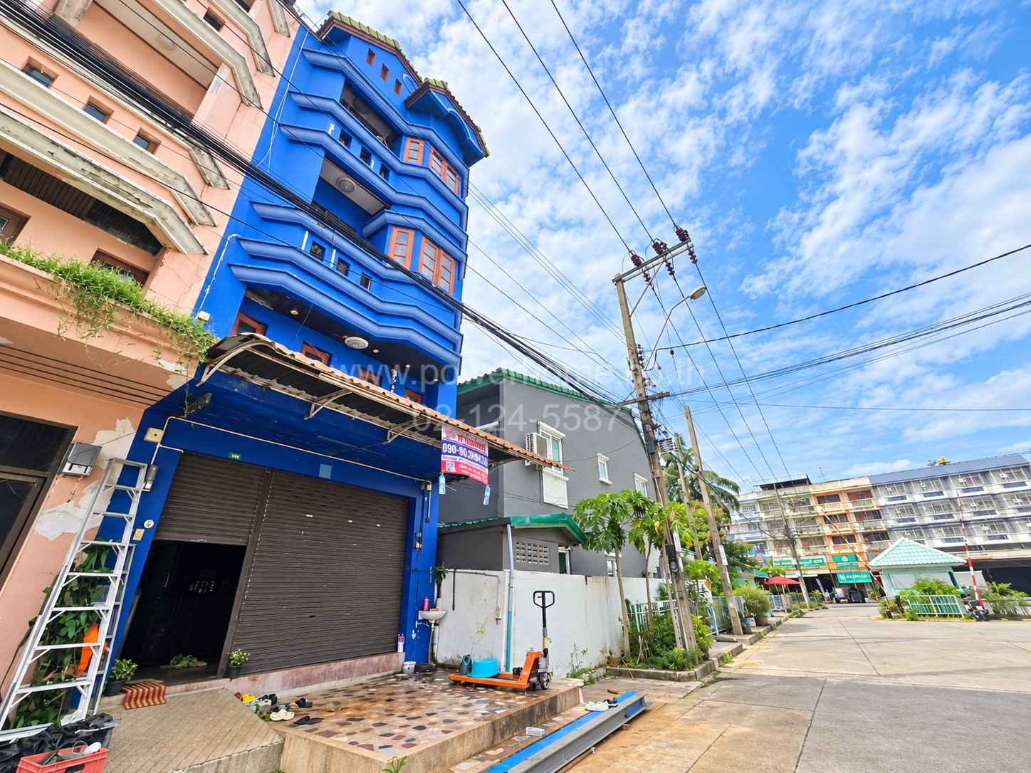 อาคารพาณิชย์ 3ชั้น หมู่บ้านทาวน์แอนด์คันทรี่ ทำเลดี ใกล้โรงเรียนเซนต์เทเรซา หนองจอก ,ตลาดนัดปากซอยอยู่วิทยา – รูปที่ 3