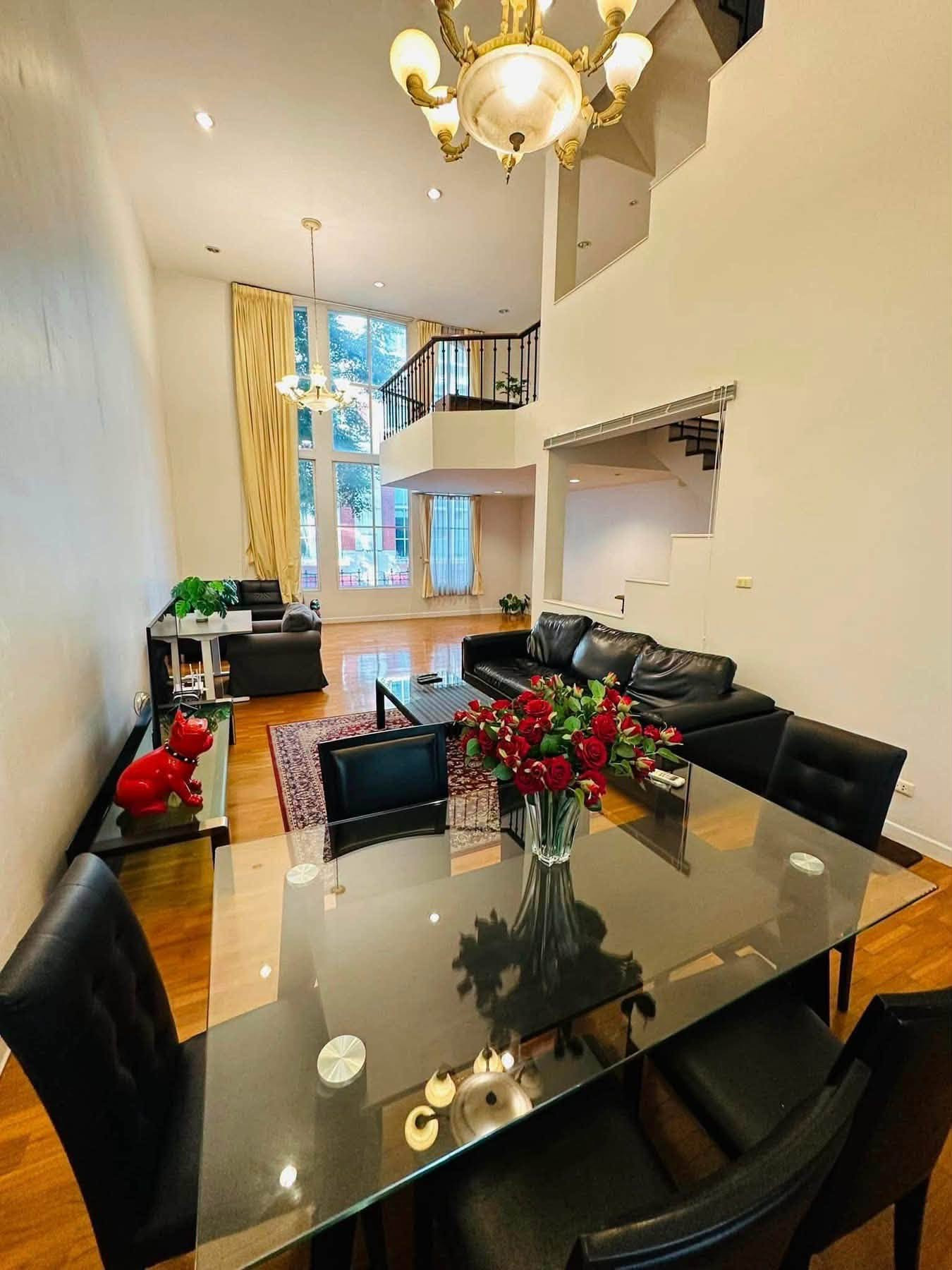 ปล่อยเช่า ทาวโฮมส์ 4 ห้องนอน 6 ห้องน้ำ บ้านกลางกรุง ทองหล่อ | Baan Klang Krung Thonglor