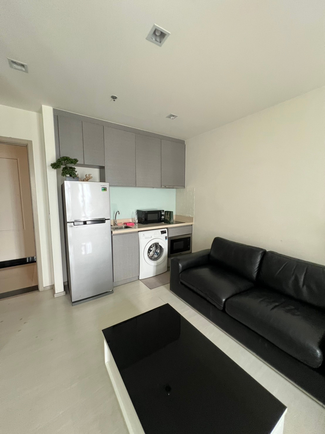 Rent Rhythm Sukhumvit 36-38 STUDIO 24 Sq.m 15,000 Baht Free Shuttle Service – รูปที่ 4