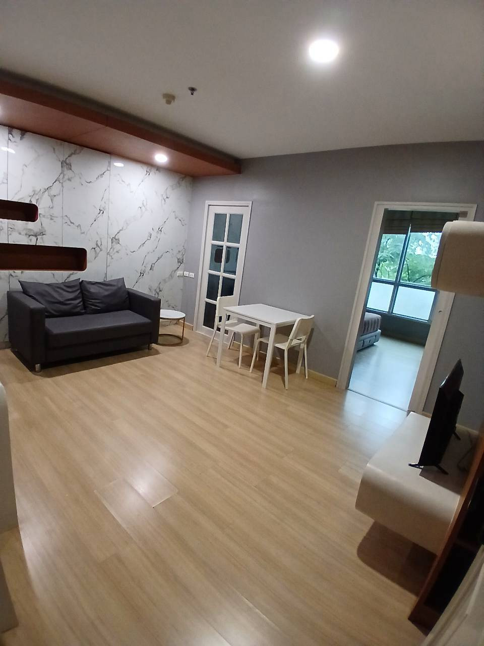 1ห้องนอน 1ห้องน้ำ ให้เช่า เฟอร์นิเจอร์ตกแต่งพร้อมอยู่ เครื่องใช้ไฟฟ้าครบ