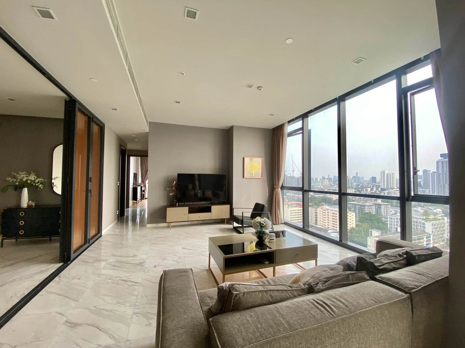The Monument Thonglor for rent 125.2 sqm 2 beds 3 bath 135,000 per month for sale 39.5MB 