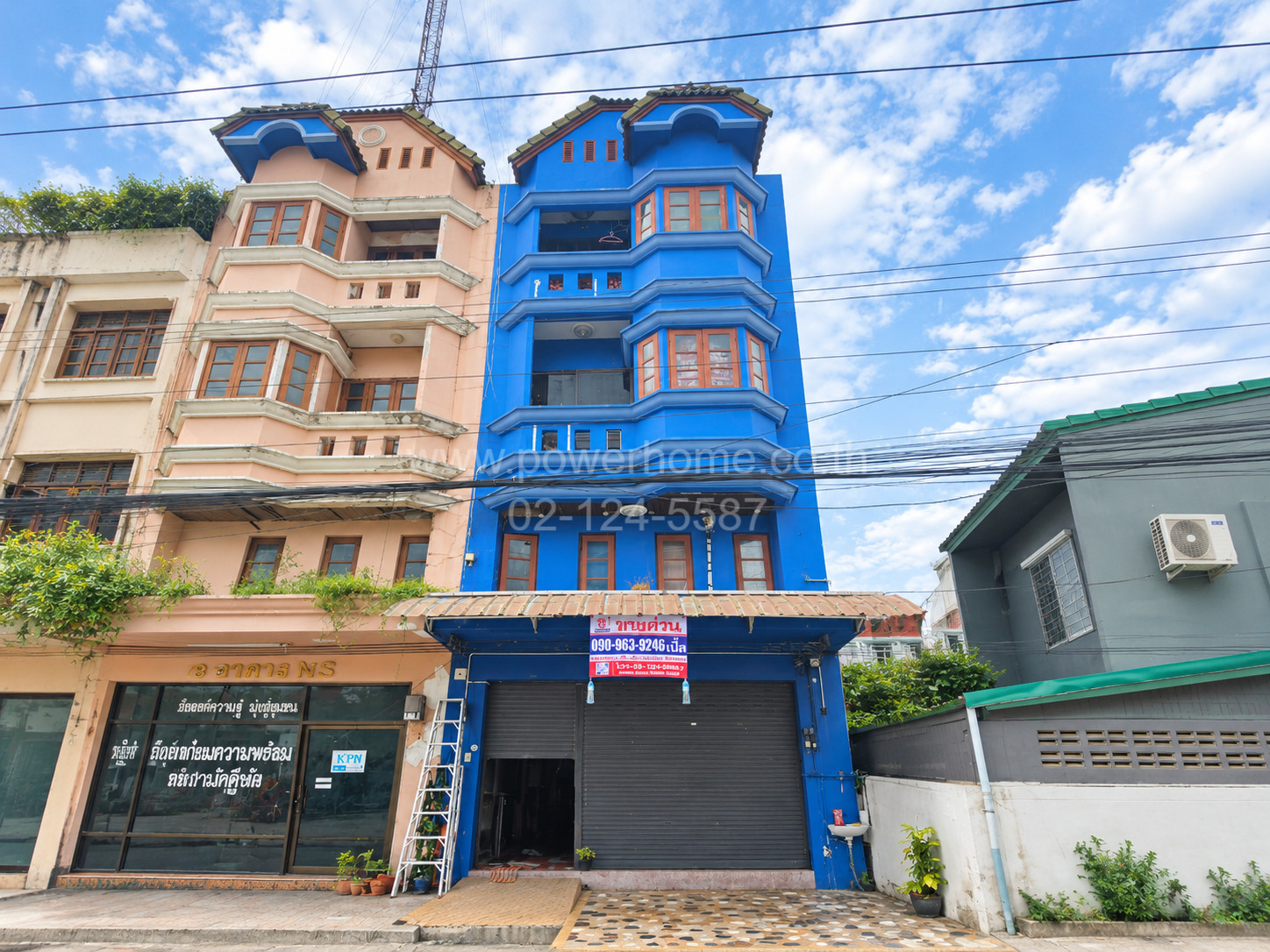อาคารพาณิชย์ 3ชั้น หมู่บ้านทาวน์แอนด์คันทรี่ ทำเลดี ใกล้โรงเรียนเซนต์เทเรซา หนองจอก ,ตลาดนัดปากซอยอยู่วิทยา
