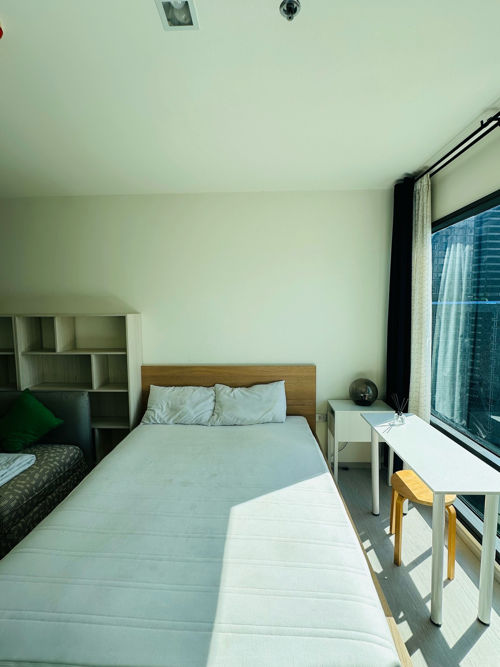 🏙️✨ FOR RENT | RHYTHM Sukhumvit 36–38  คอนโดให้เช่า ทำเลใจกลางทองหล่อ ใกล้ BTS ทองหล่อ เดินทางสะดวก ตอบโจทย์ไลฟ์สไตล์คนเมือง!  📍 Location: RHYTHM Sukhumvit 36–38 🚆 ใกล้ BTS ทองหล่อ (Thong Lo) 🏢 ชั้น 24 | 24th Floor 📐 ขนาด 25 ตร.ม. | 25 SQ.M. 🛏️ ห้อง – รูปที่ 4