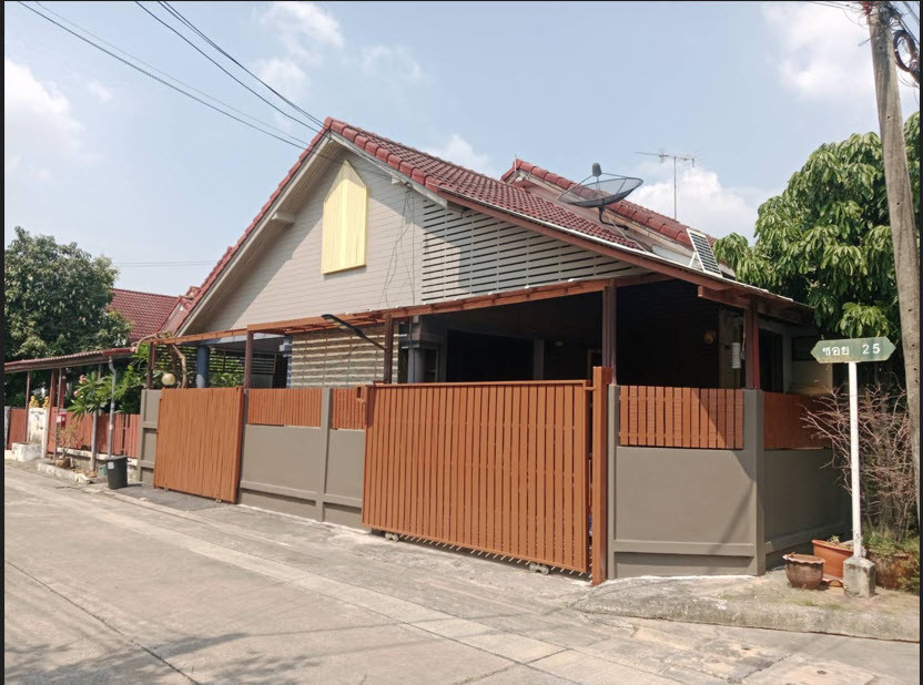 •	บ้านเดี่ยวชั้นครึ่ง เล่นระดับ หัวมุม ติดถนนเมน 50 ตารางวา น้ำไม่ท่วม – รูปที่ 3