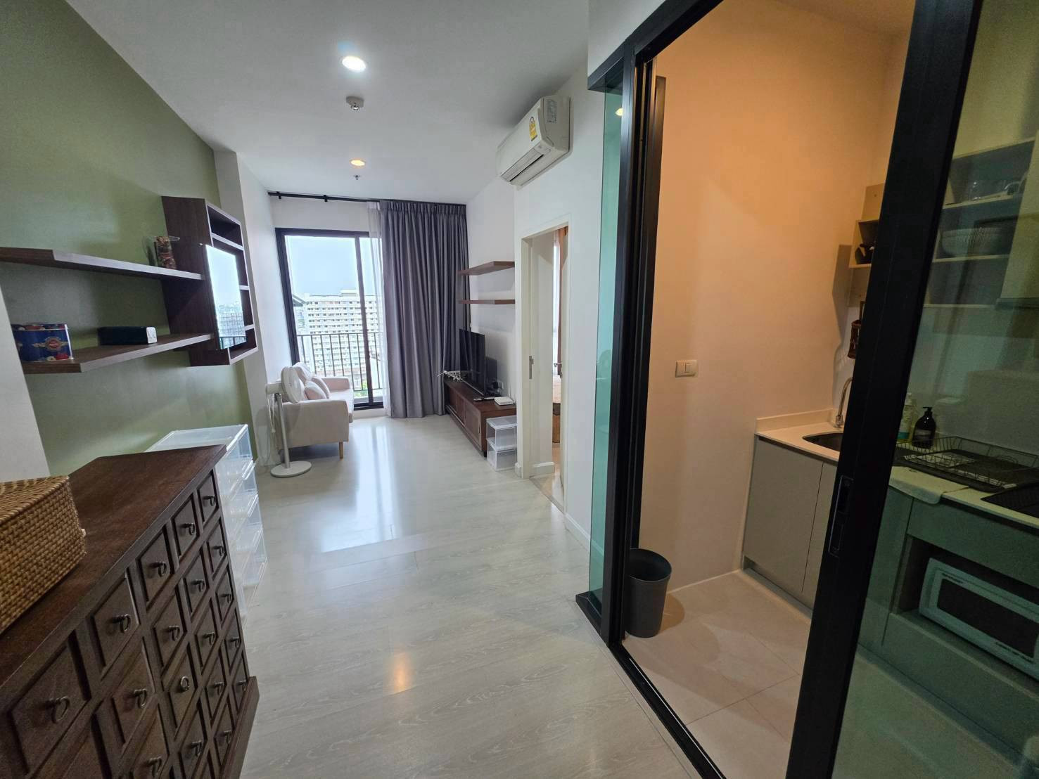 ให้เช่าคอนโด นิช ไพรด์ ทองหล่อ-เพชรบุรี (Niche Pride Thonglor- Phetchaburi) ชั้น 10 พื้นที่ 36 Sqm แบบห้อง 1 BD (1 ห้องนอน 1 ห้องน้ำ 1 ห้องครัว) วิวสระน้ำ เฟอร์นิเจอร์ เครื่องใช้ไฟฟ้าครบ พร้อมอยู่ ค่าเช่า 15,000 บาท/เดือน ให้เช่าคอนโด นิช ไพรด์ ทองหล่อ-เพชรบุรี (Niche Pride Thonglor- Phetchaburi) ชั้น 10 พื้นที่ 36 Sqm แบบห้อง 1 BD (1 ห้องนอน 1 ห้องน้ำ 1 ห้องครัว) วิวสระน้ำ เฟอร์นิเจอร์ เครื่องใช้ไฟฟ้าครบ พร้อมอยู่ ค่าเช่า 15,000 บาท/เดือน
