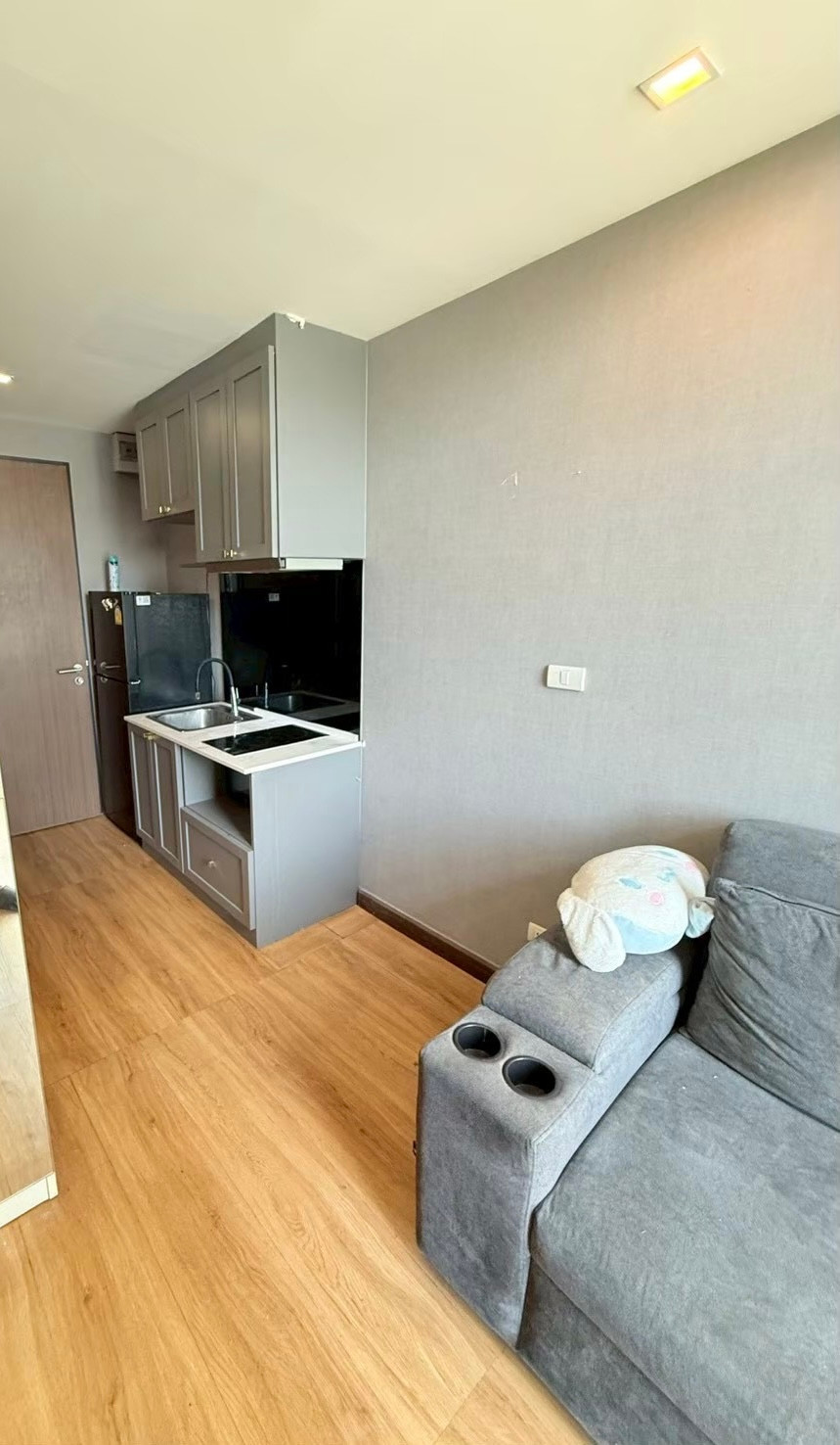 ให้เช่า คอนโด | วิวสระว่ายน้ำ ห้อง Duplex “Beyond Sukhumvit” 40 ตร.ม. ใกล้ BTS บางนา – รูปที่ 3