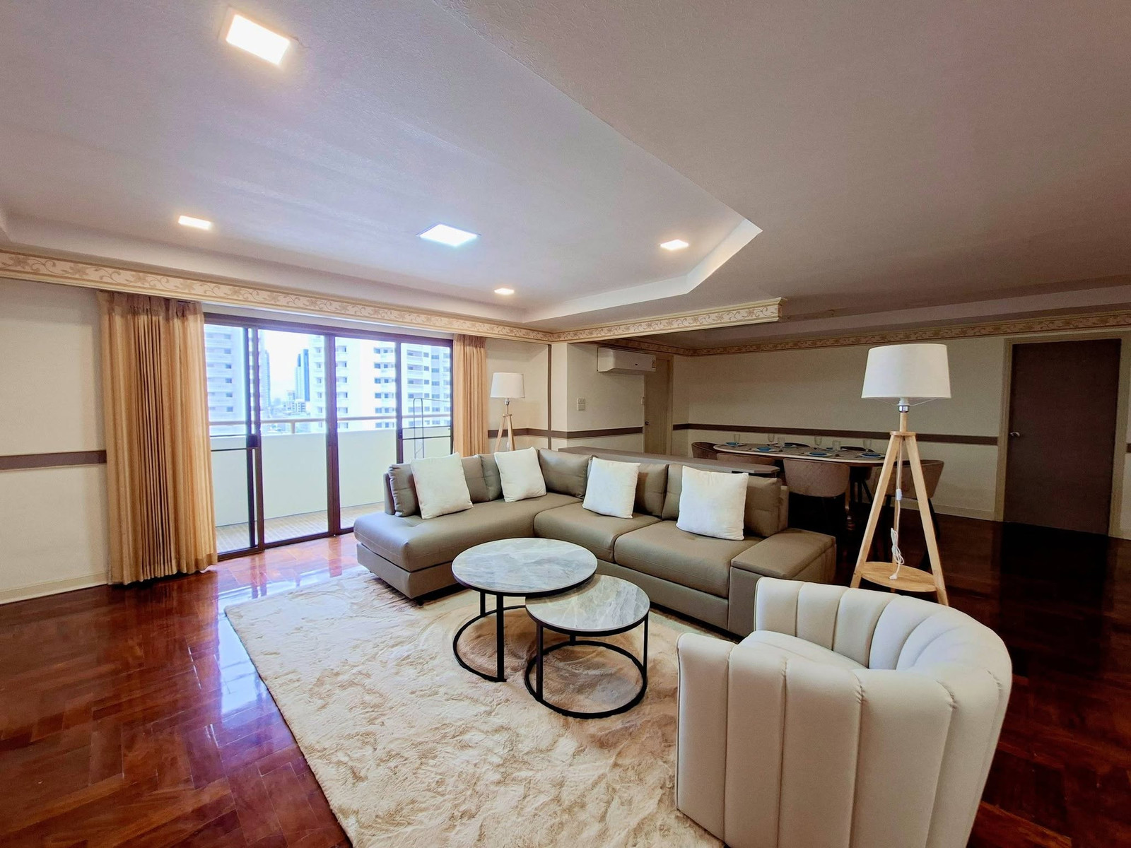 DH Grand Tower Sukhumvit 39 for rent 280 sqm 3beds 4baths 120,000 per month 