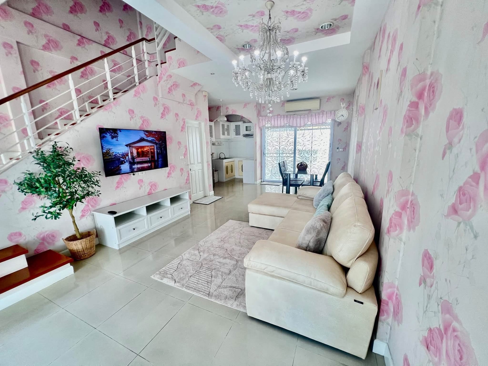 出租联排别墅 Baan Klang Muang Sukhumvit 113 