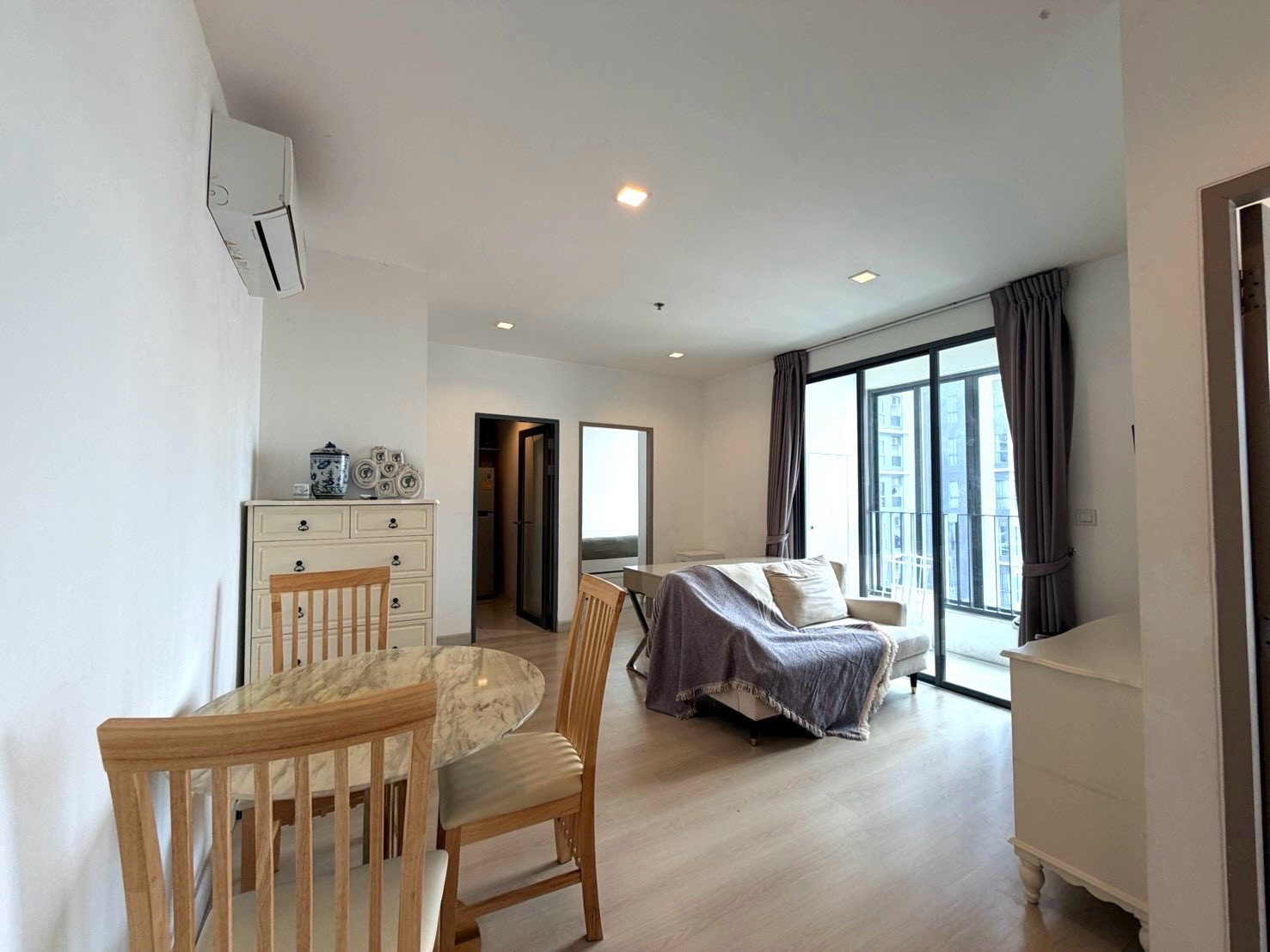 ให้เช่า IDEO MOBI SUKHUMVIT 81 | 2 ห้องนอน 45.5 ตร.ม. ชั้น 16 | 24,000 บาท/เดือน
