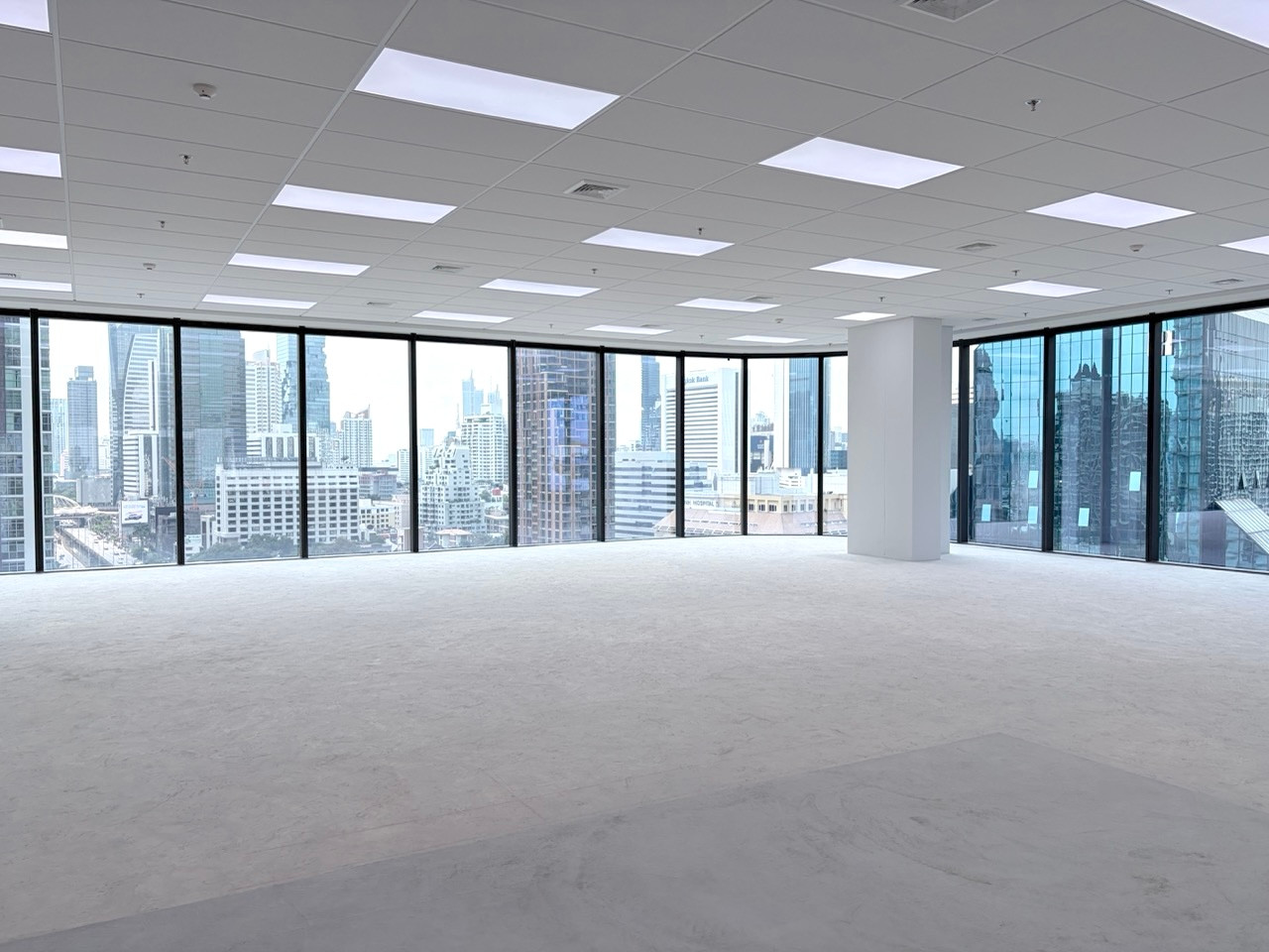 New Grade A Office, near BTS Chong Nonsi / MRT Lumphini New Grade A Office, near BTS Chong Nonsi / MRT Lumphini