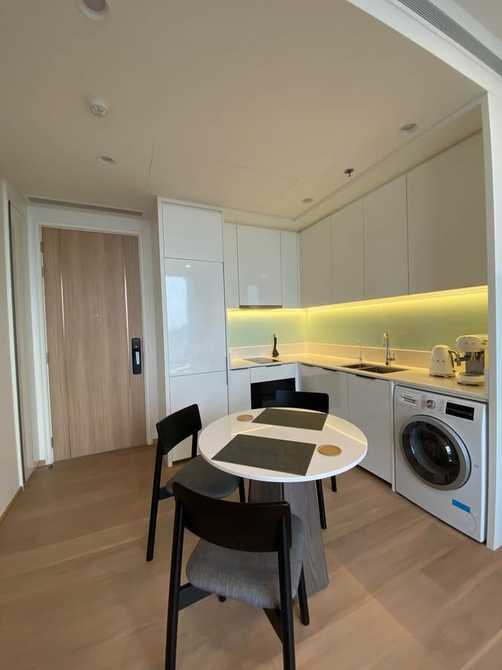 ST825/for rent Super Luxury Condo: ANIL Sathorn 12 (Anil Sathorn 12) 35th floor, beautiful room, 1 bedroom, next to BTS St. Louis, only 1 minute (0 meters). Rental rate: 47,000 baht / month. Format: 1 bedroom, 1 bathroom. Floor location: 35th floor (high 