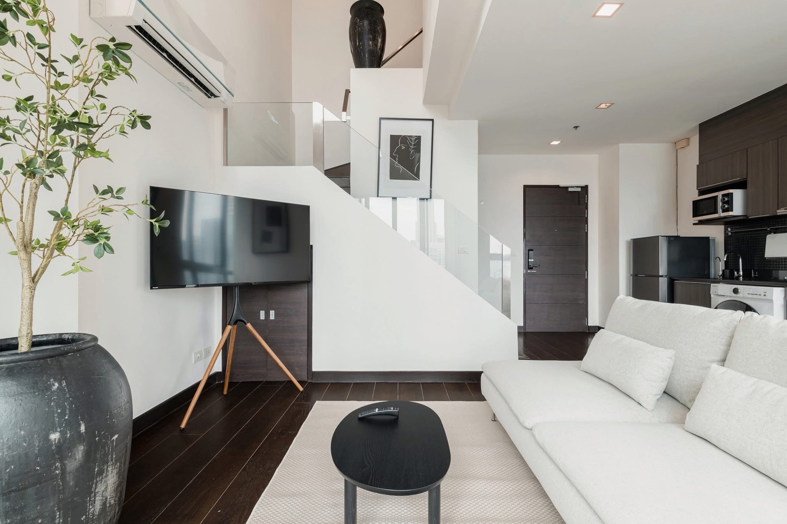 ขาย 9.5 ล้าน Ideo Q Phayathai | Duplex Contact 063-642-5995 (คุณปัน)