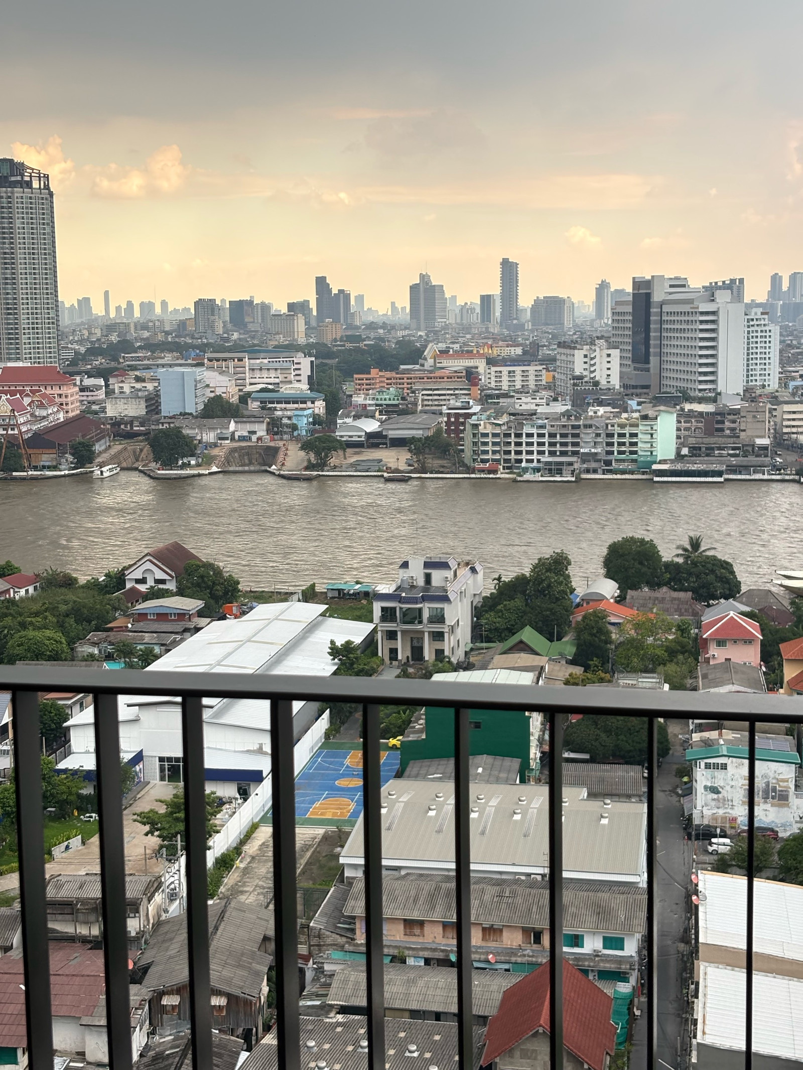 2 Beds 2bathrooms, Direct Chao Phraya River View, 20th above floor 