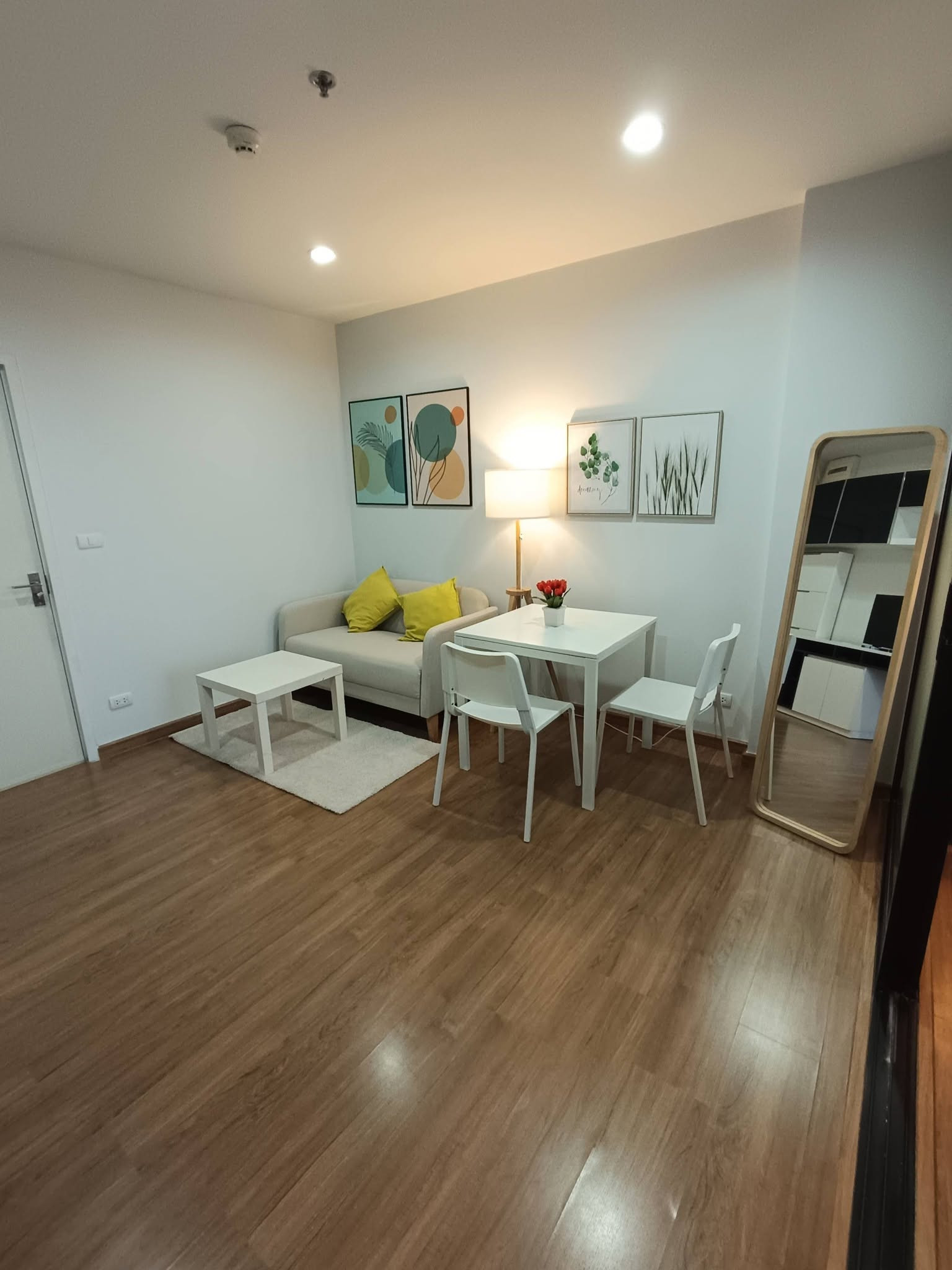 Empty room ready to move in Rent out very quickly. The tree interchange. If interested, contact Line: 0889656914. Hurry and say hello. Empty room ready to move in Rent out very quickly. The tree interchange. If interested, contact Line: 0889656914. Hurry and say hello.