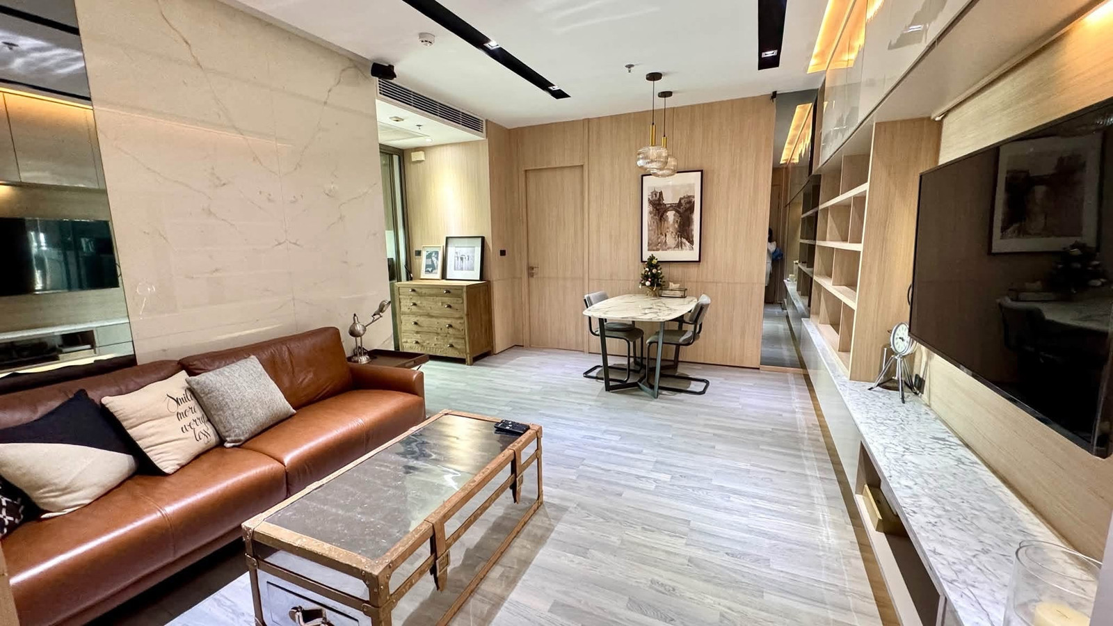 🔥 Condo for rent next to BTS Wongwian Yai | Large room 59 sq m, 22nd floor 🏙️ THE ROOM BTS WONGWIAN YAI ✨
