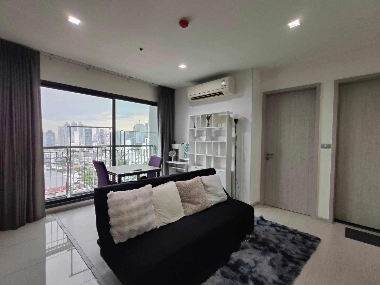 Rhythm Sukhumvit 36-38 / Unblocked view / Spacious 1 bed / Close to BTS Thonglor Rhythm Sukhumvit 36-38 / Unblocked view / Spacious 1 bed / Close to BTS Thonglor