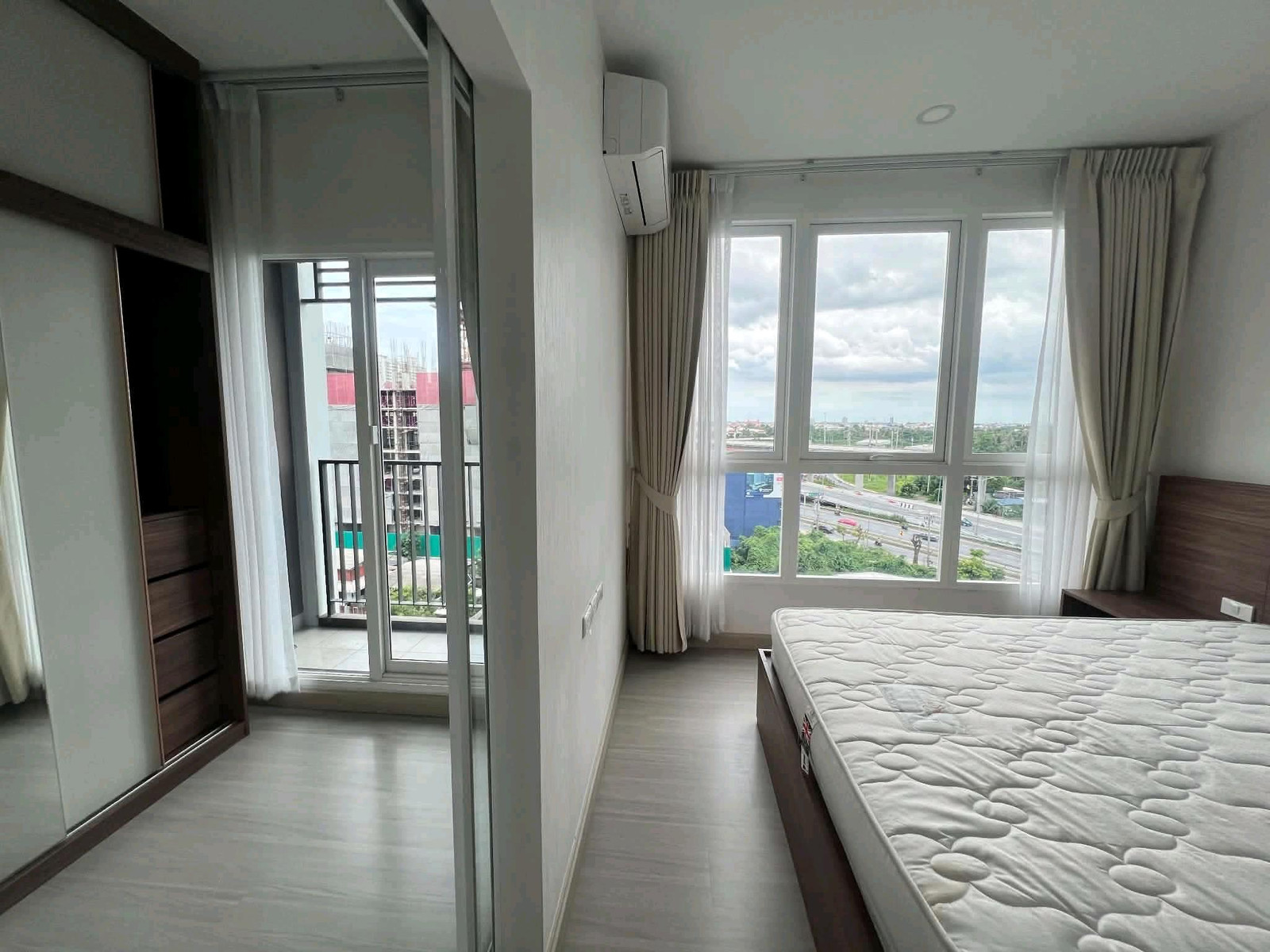 ให้เช่า Supalai Loft สาทร–ราชพฤกษ์ ฟรี WIFI – รูปที่ 3