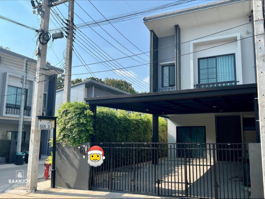 🏡✨ ให้เช่าทาวน์โฮมหลังมุม บริทาเนีย วงแหวน–จตุโชติ 3 ห้องนอน 3 ห้องน้ำ บ้านใหม่ พร้อมเฟอร์นิเจอร์ครบ! 🚗 จอดรถได้รวม 3 คัน 💰 ค่าเช่าเพียง 29,000 บาท/เดือน 🎉 ฟรีค่าส่วนกลาง!
