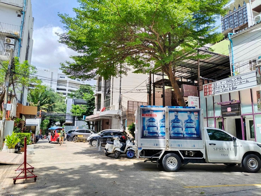 พื้นที่ยังไม่ตกแต่ง 319 ตรม. เป็นอาคารพาณิชย์ 3 ชั้น มีดาดฟ้า BTS พร้อมพงษ์