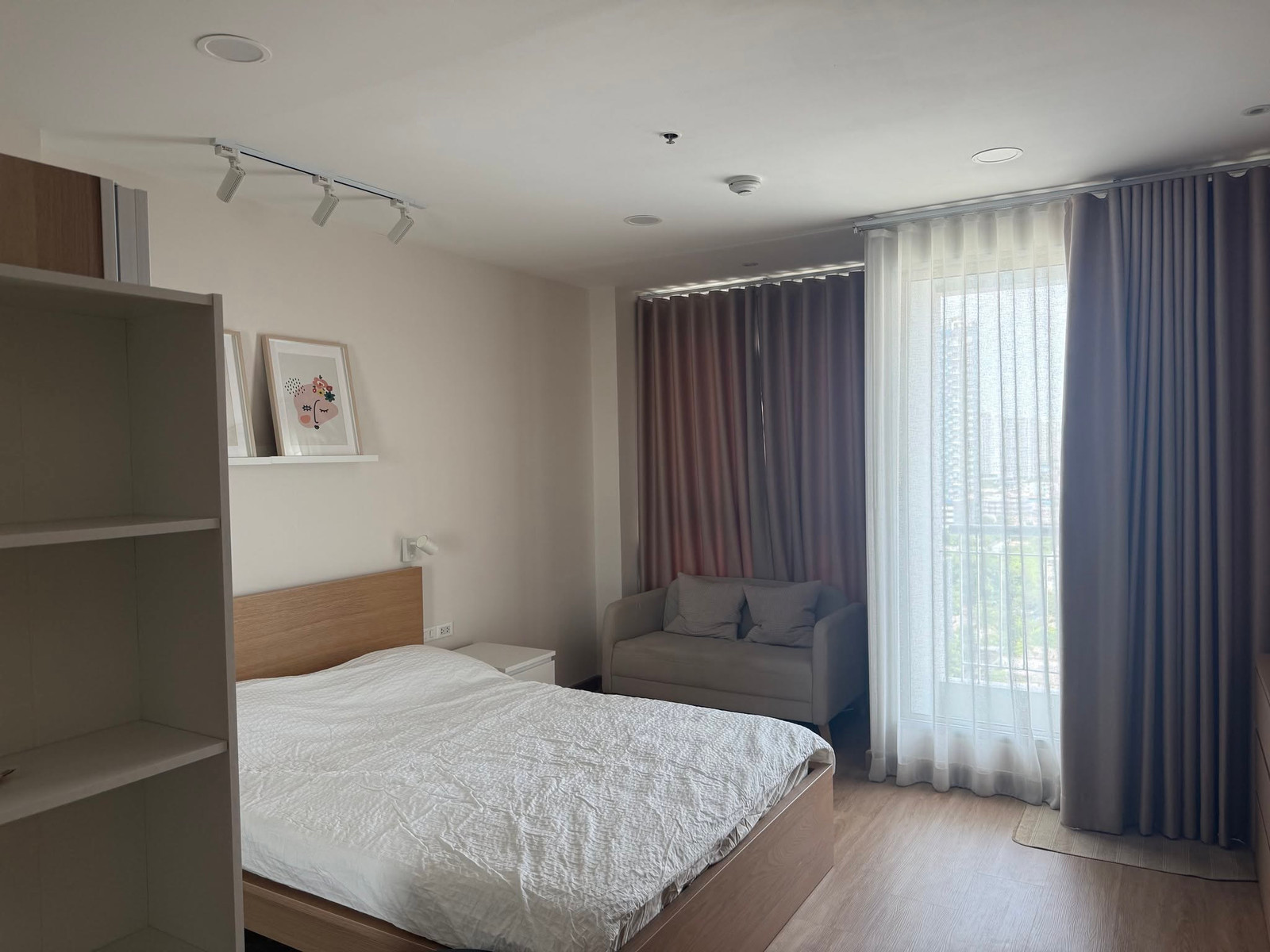 Life @ BTS Thapra, near BTS Talat Phlu, size 31 sq m.