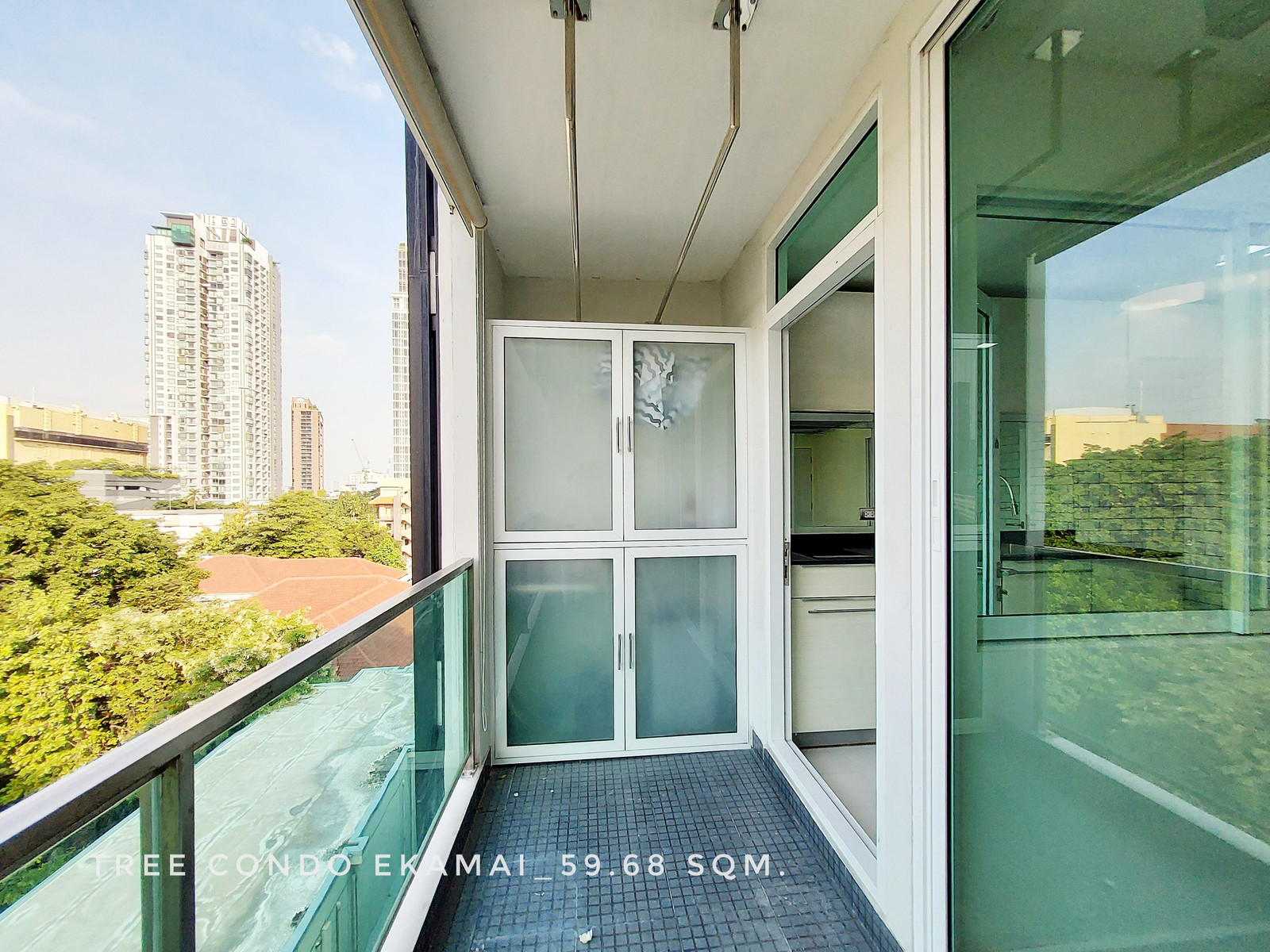 🎉Very SPECIAL DEAL-sell & READY TO MOVE IN! 2 Bedrooms condominium in Sukhumvit area close to BTS Ekamai  – รูปที่ 4