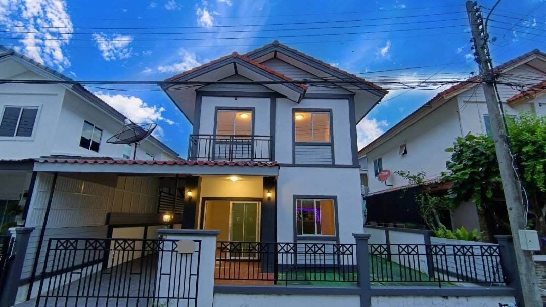 ด่วน! ขายบ้านแฝด 2 ชั้น บ้านฟ้าปิยรมย์ พรีเมียร์ ปาร์ค สภาพสวย โซนลำลูกกา คลอง 6 