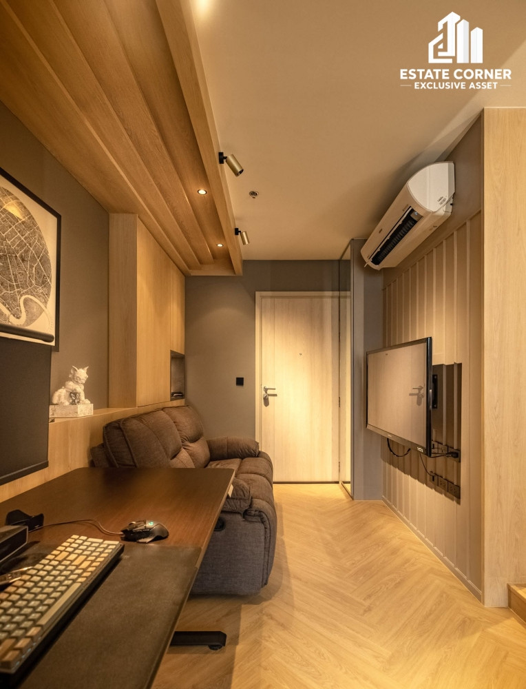 Condo for sale: Life One Wireless 1 Bedroom, 27th floor, Wireless Road location in the heart of Bangkok, city view, Central Embassy.