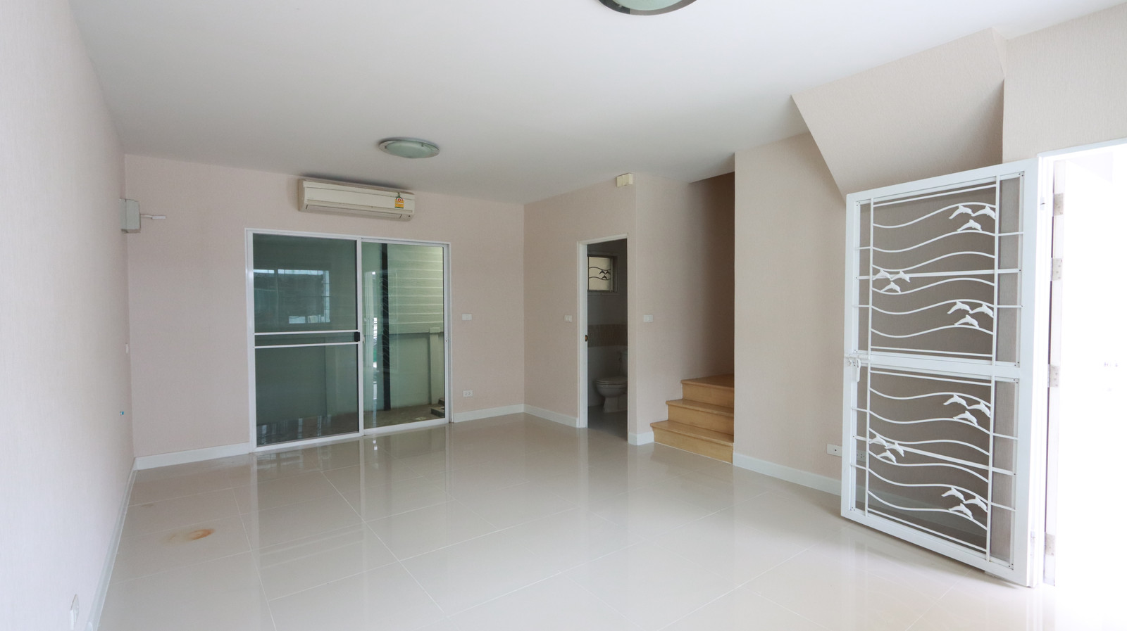 🏡 ทาวน์โฮม 3 ห้องนอน ราคา 2.163 ล้านบาท ทำเลศรีนครินทร์ – รูปที่ 2