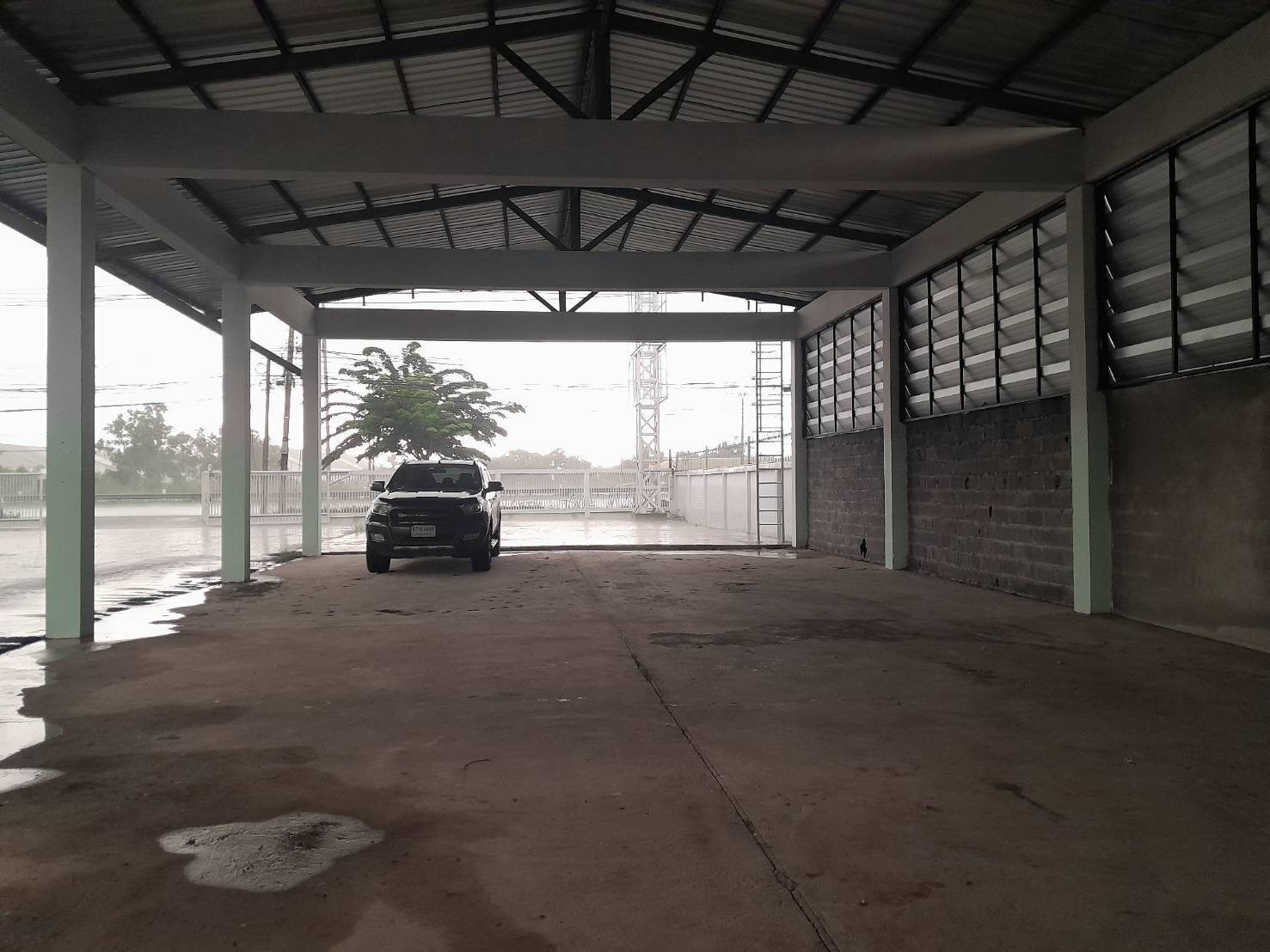 Land for rent, already filled in, 100 sq m., next to the main road Suwinthawong, Lam Phak Chi, Nong Chok, with an open warehouse of 220 sq m., good location, suitable for stocking products/product holding point. – รูปที่ 2
