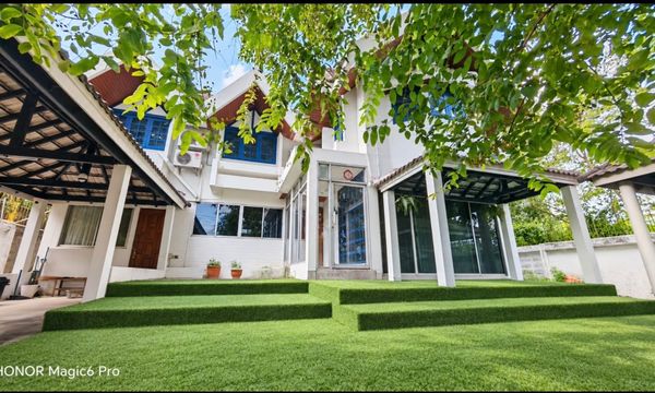 (Code ME303) 2-story detached house for rent, Soi Chinnakhet 2/28.