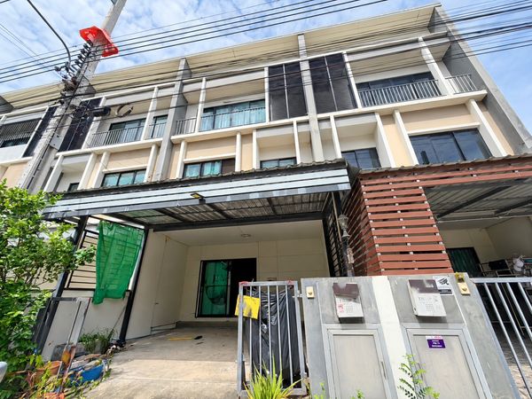 🏡 ทาวน์โฮม 2 ชั้น ฟังก์ชันจัดเต็ม 3 ห้องนอน 3 ห้องน้ำ เพียง 2.85 ล้านบาท! ✨ทำเลลาดกระบัง