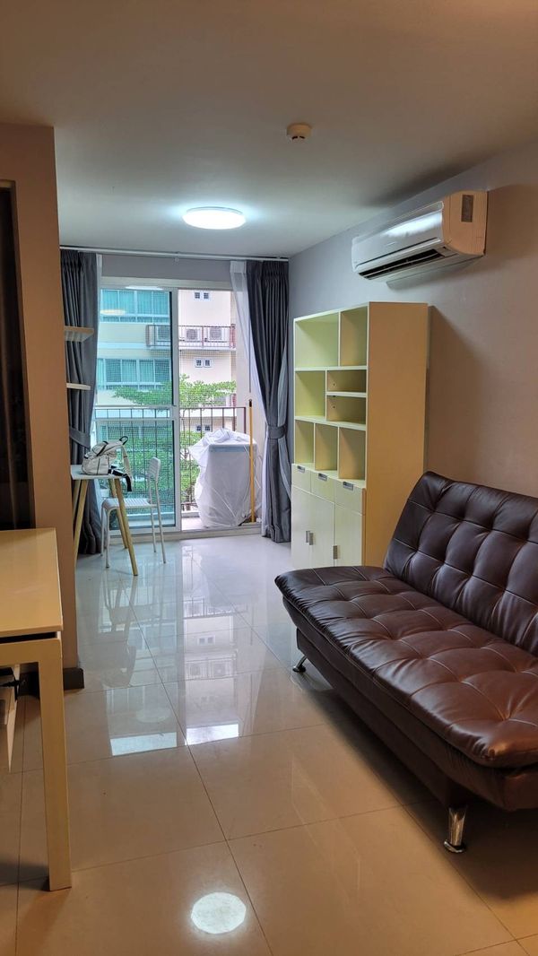 The Clover Thonglor Residence ขาย ห้องกว้าง  39.94 ตรม. 1นอน 1 น้ำ เฟอร์ให้ทุกอย่าง พร้อมอยู่@ 2,900,000 บาท  Call 096-2615656 The Clover Thonglor Residence for Sale 1 bed 1 bath 38.46 Sq,m Selling price 2,900,000  Baht call Nong 096-2615656 Ready to tou