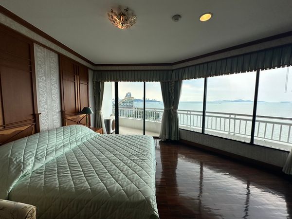 for sale Saranchol condominium 250 Sq.m 3 Bed 3 Bath room front Sea view (S03-2811)