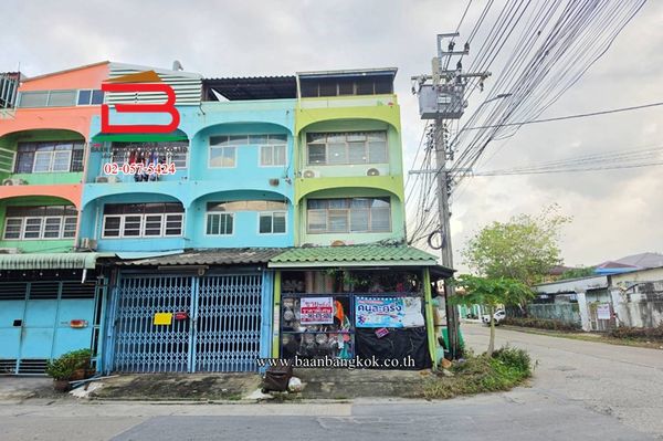3-story commercial building (corner), area 20 sq m, Sinpatthana Thani Village (Thawi Watthana Soi 9), Thawi Watthana Road, Thawi Watthana Subdistrict, Taling Chan District
