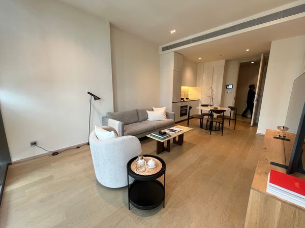 ขายคอนโด The Strand Thonglor 1 ห้องนอน ชั้น 21 วิวเมือง 55.70 ตร.ม. ห้องเปล่า ราคาพิเศษ 20.34 ล้าน 087-808-3690 (ฟีฟ่า)